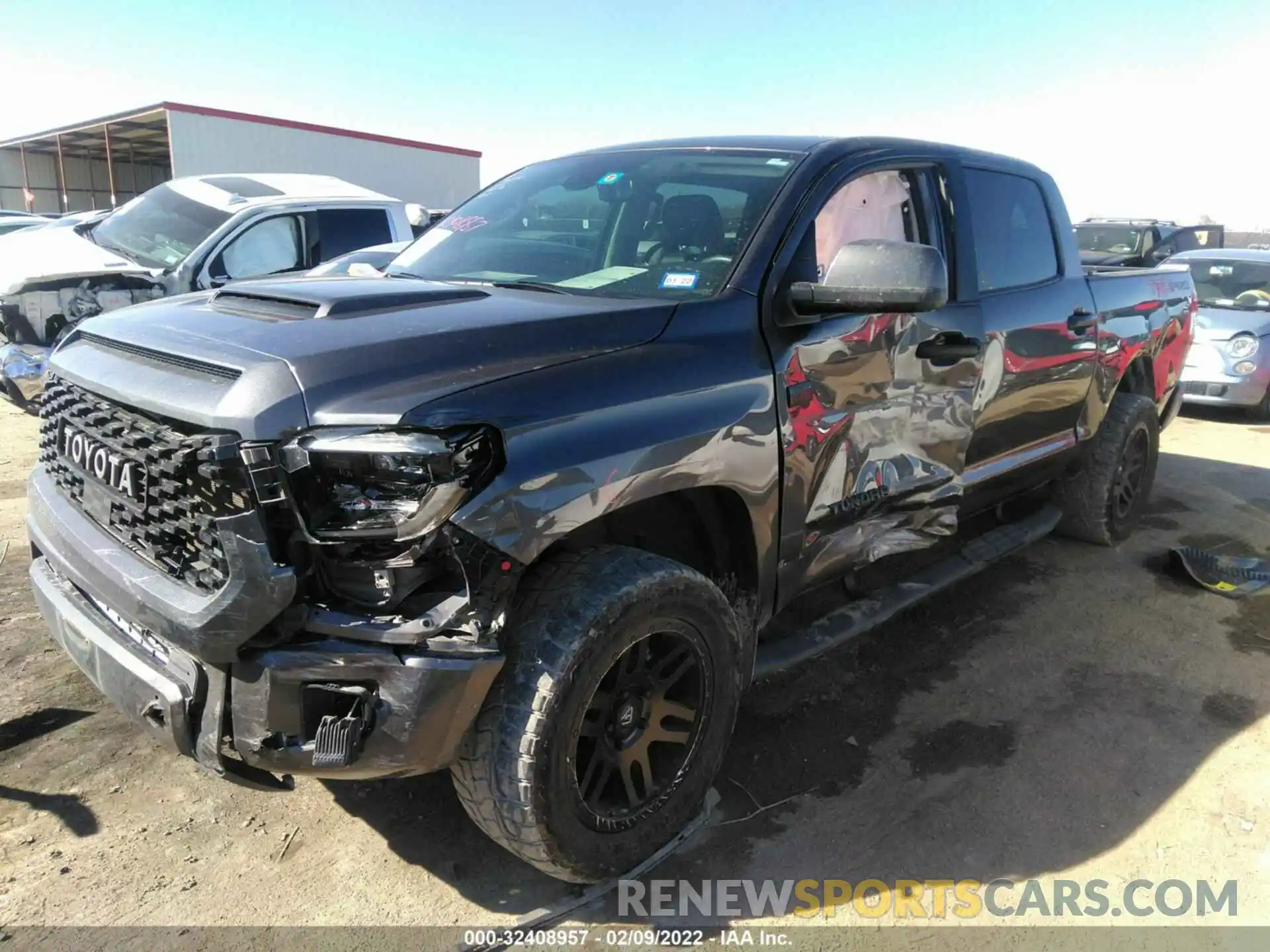 2 Photograph of a damaged car 5TFDY5F13LX913824 TOYOTA TUNDRA 4WD 2020