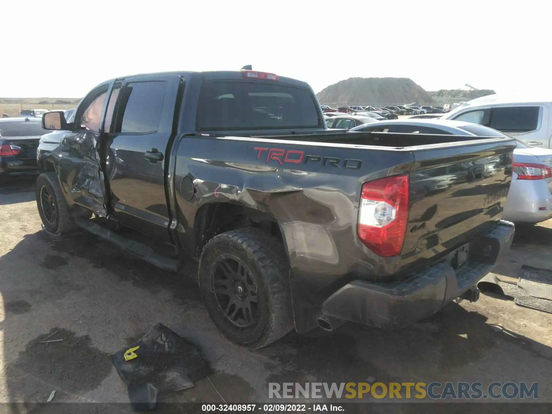 3 Фотография поврежденного автомобиля 5TFDY5F13LX913824 TOYOTA TUNDRA 4WD 2020