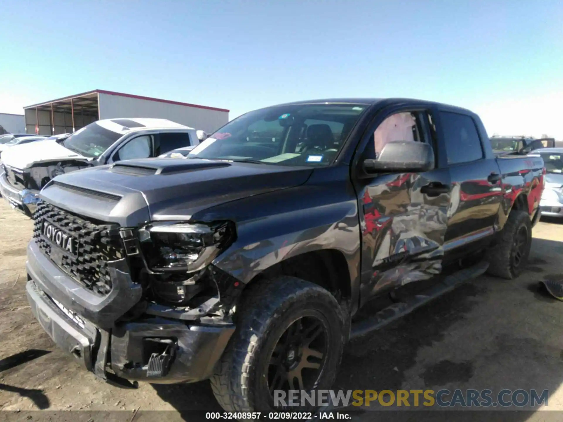 6 Photograph of a damaged car 5TFDY5F13LX913824 TOYOTA TUNDRA 4WD 2020