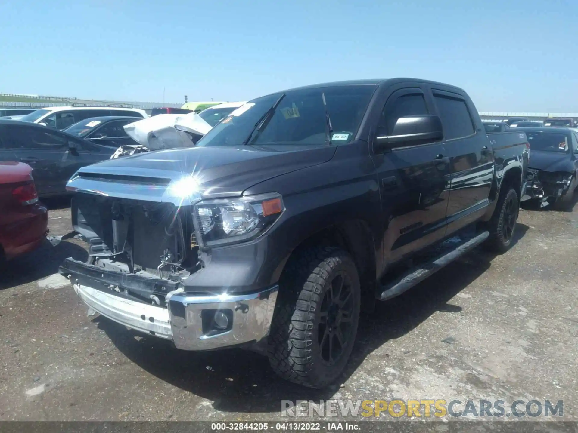 2 Фотография поврежденного автомобиля 5TFDY5F13LX924371 TOYOTA TUNDRA 4WD 2020