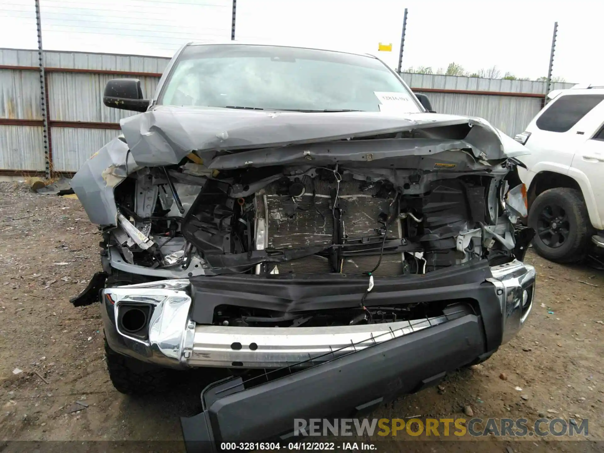 6 Photograph of a damaged car 5TFDY5F13LX934043 TOYOTA TUNDRA 4WD 2020