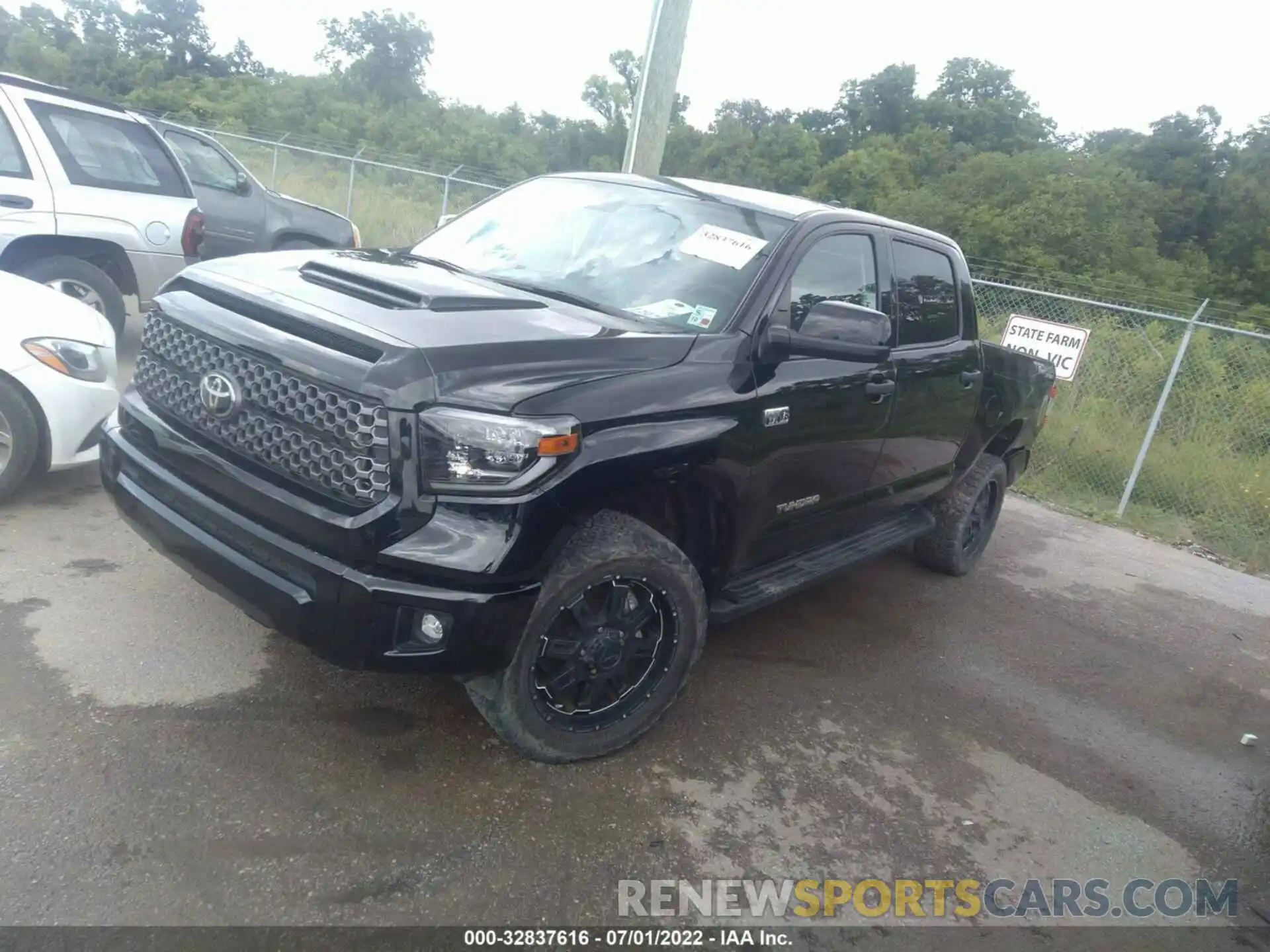 2 Photograph of a damaged car 5TFDY5F13LX948833 TOYOTA TUNDRA 4WD 2020