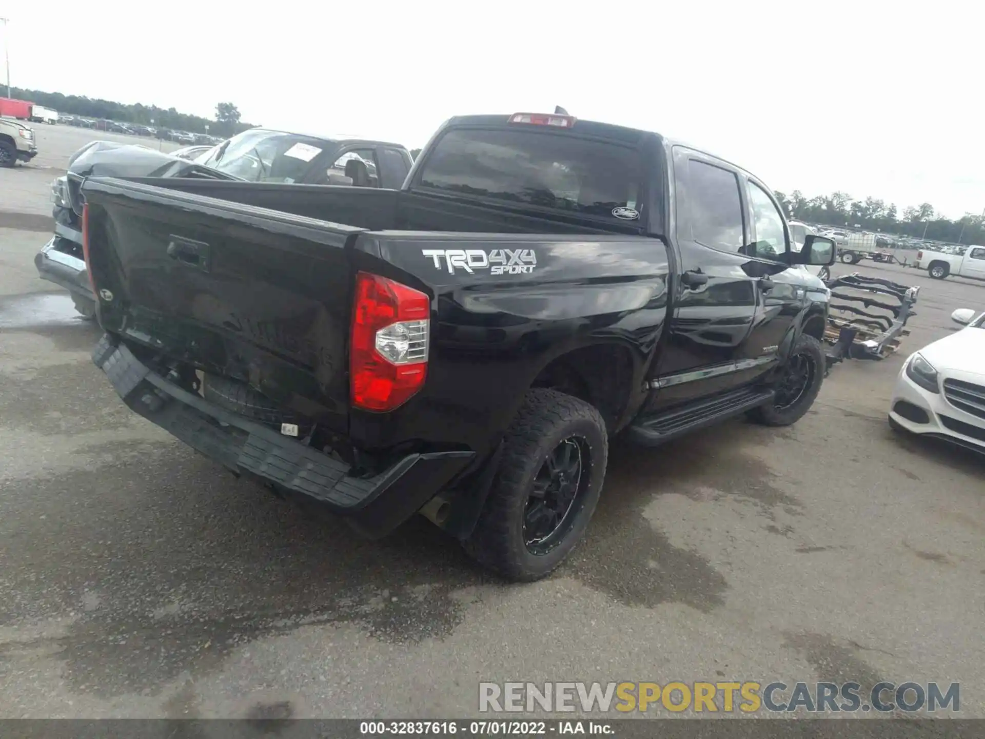 4 Фотография поврежденного автомобиля 5TFDY5F13LX948833 TOYOTA TUNDRA 4WD 2020