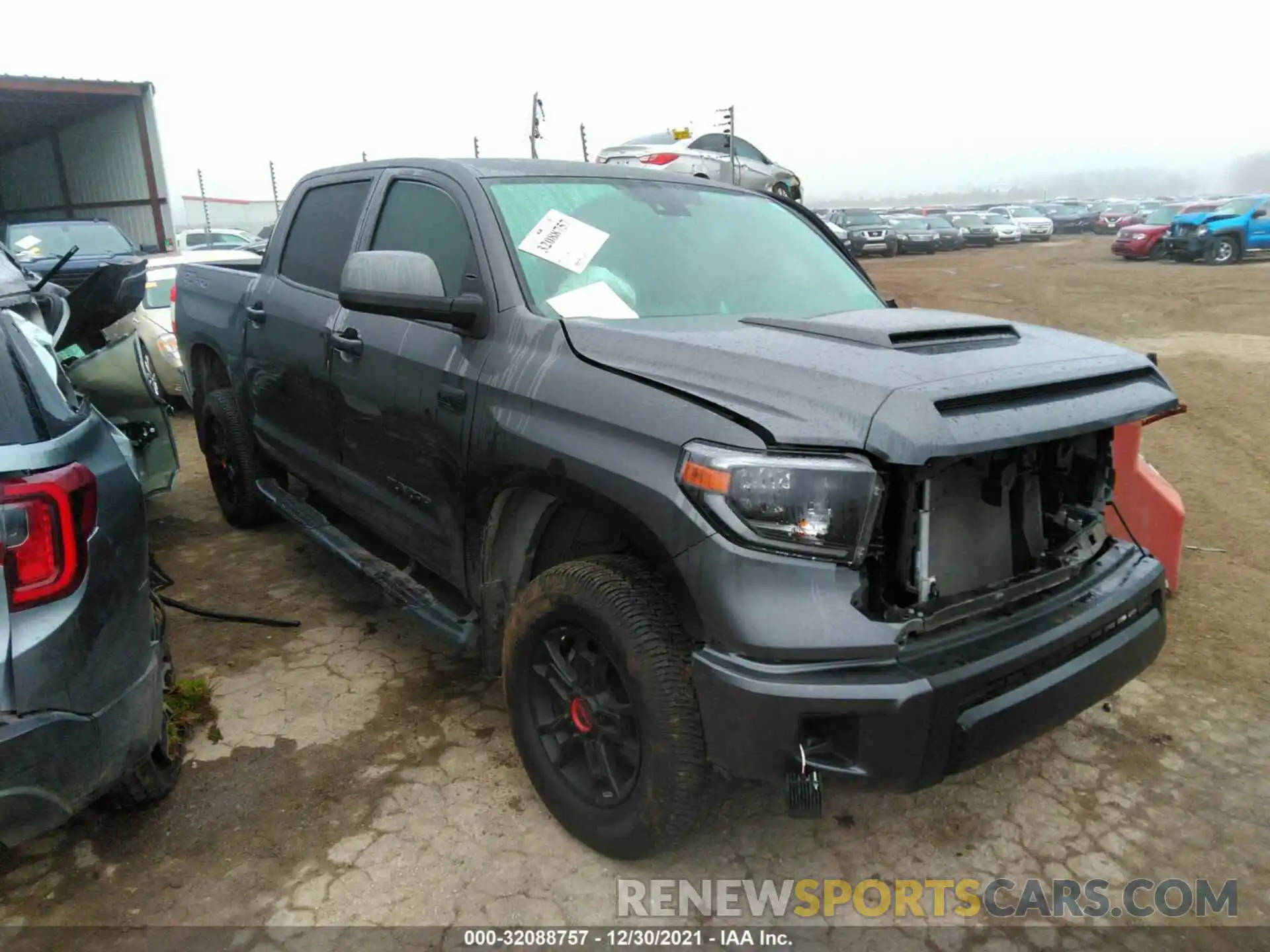 1 Photograph of a damaged car 5TFDY5F14LX923617 TOYOTA TUNDRA 4WD 2020