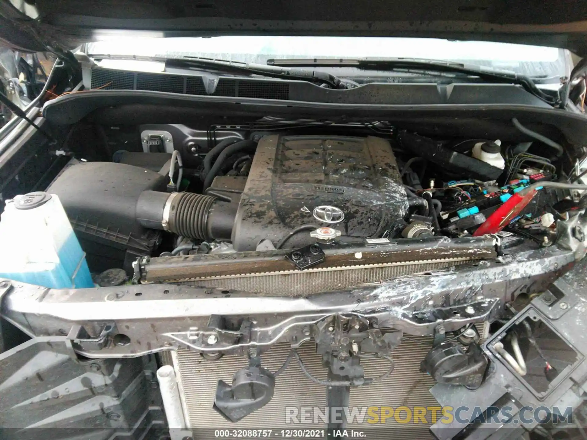 10 Photograph of a damaged car 5TFDY5F14LX923617 TOYOTA TUNDRA 4WD 2020