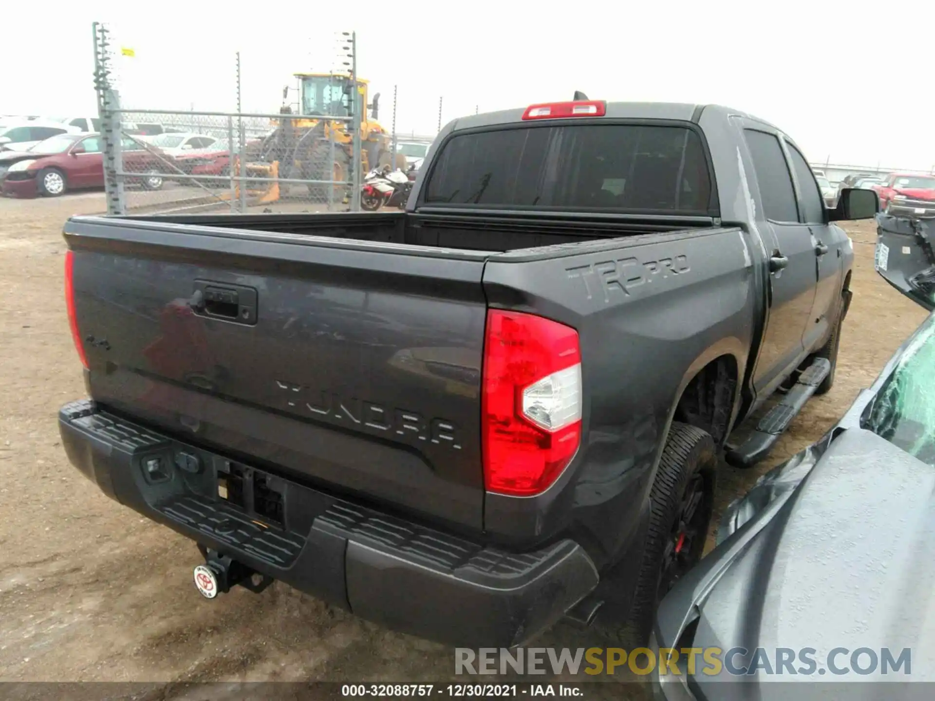 4 Photograph of a damaged car 5TFDY5F14LX923617 TOYOTA TUNDRA 4WD 2020