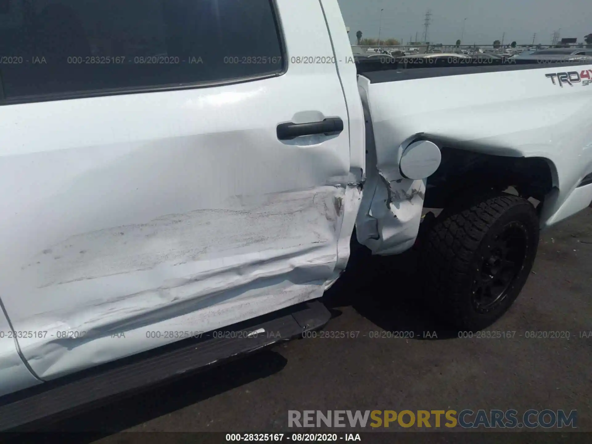 6 Photograph of a damaged car 5TFDY5F14LX936318 TOYOTA TUNDRA 4WD 2020