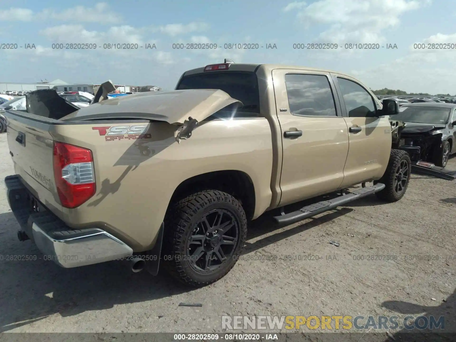 4 Photograph of a damaged car 5TFDY5F14LX937002 TOYOTA TUNDRA 4WD 2020