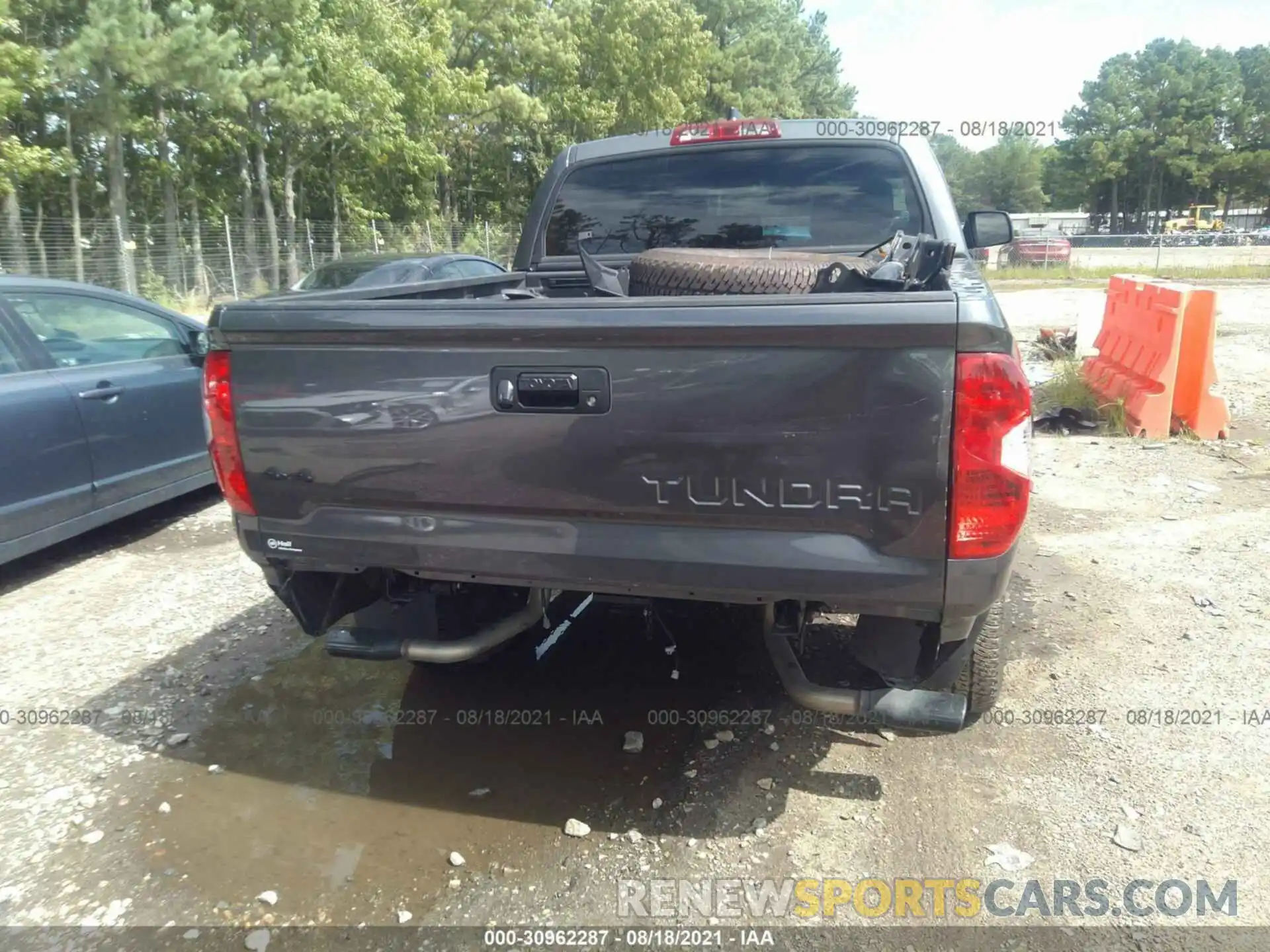 6 Photograph of a damaged car 5TFDY5F14LX949537 TOYOTA TUNDRA 4WD 2020