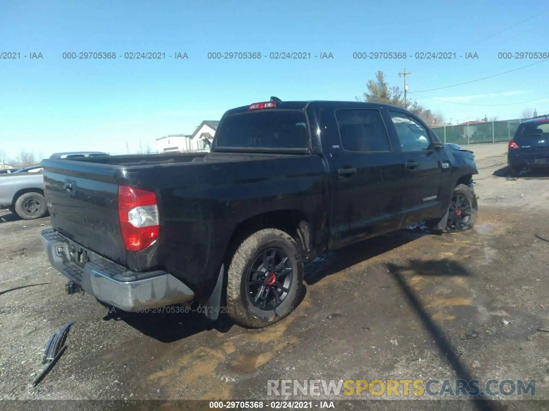 4 Photograph of a damaged car 5TFDY5F15LX915428 TOYOTA TUNDRA 4WD 2020