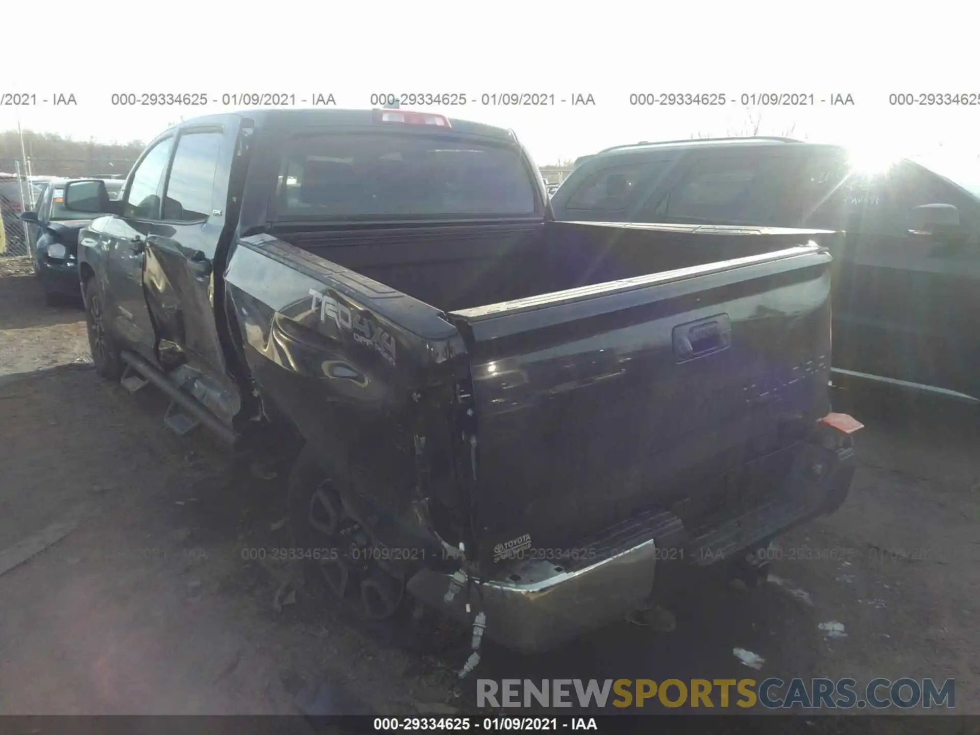 3 Фотография поврежденного автомобиля 5TFDY5F15LX919978 TOYOTA TUNDRA 4WD 2020