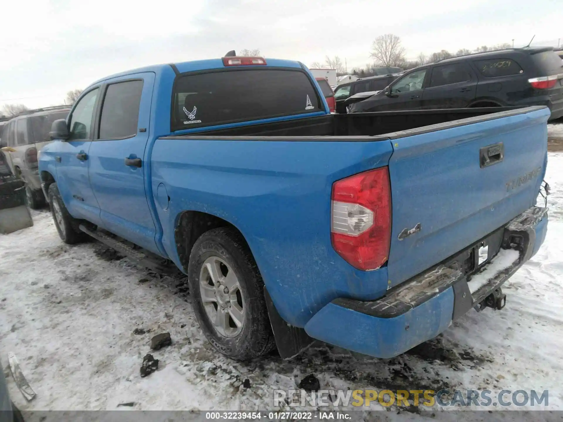 3 Фотография поврежденного автомобиля 5TFDY5F15LX928793 TOYOTA TUNDRA 4WD 2020