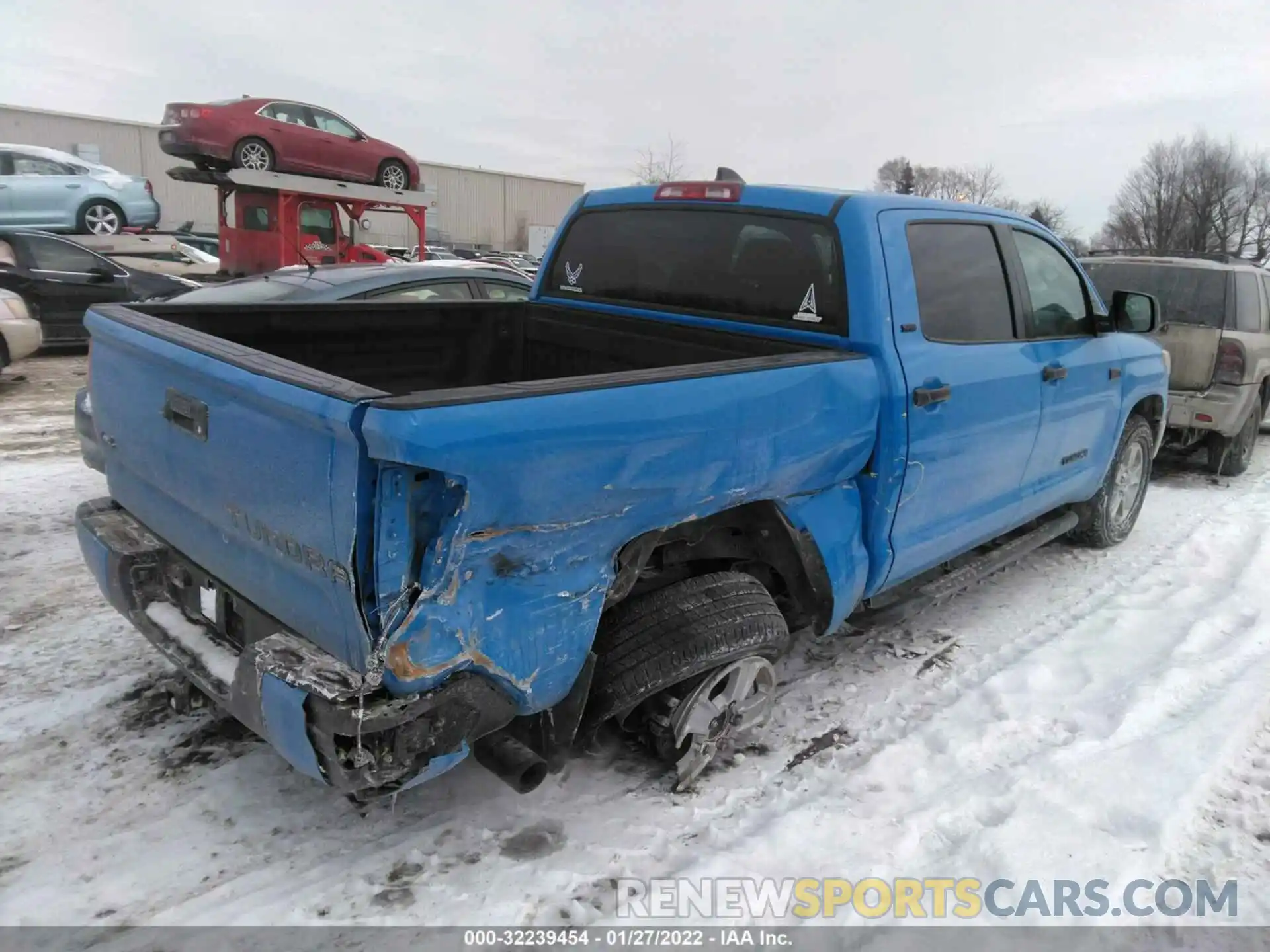 4 Photograph of a damaged car 5TFDY5F15LX928793 TOYOTA TUNDRA 4WD 2020