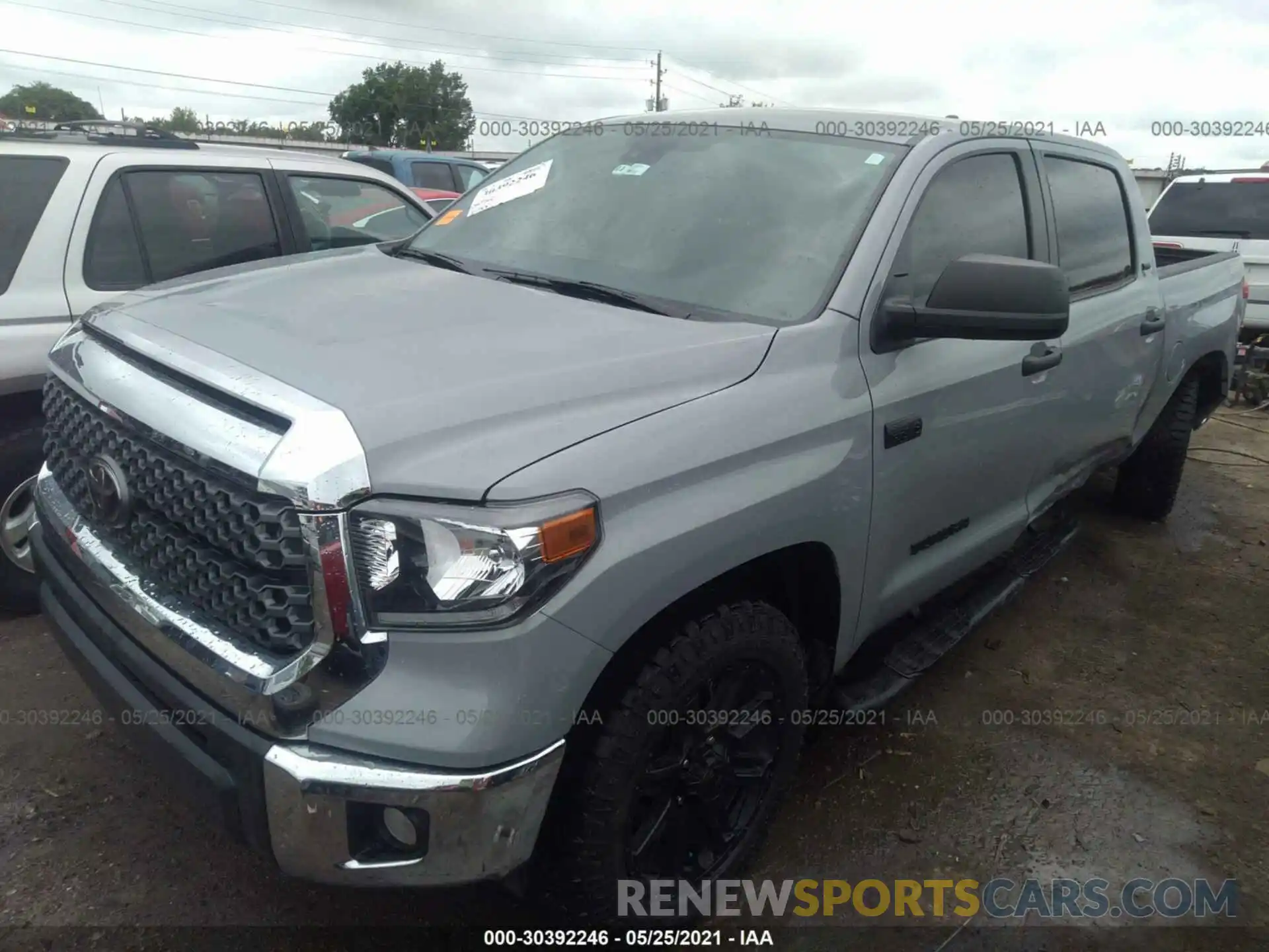 2 Photograph of a damaged car 5TFDY5F15LX935663 TOYOTA TUNDRA 4WD 2020