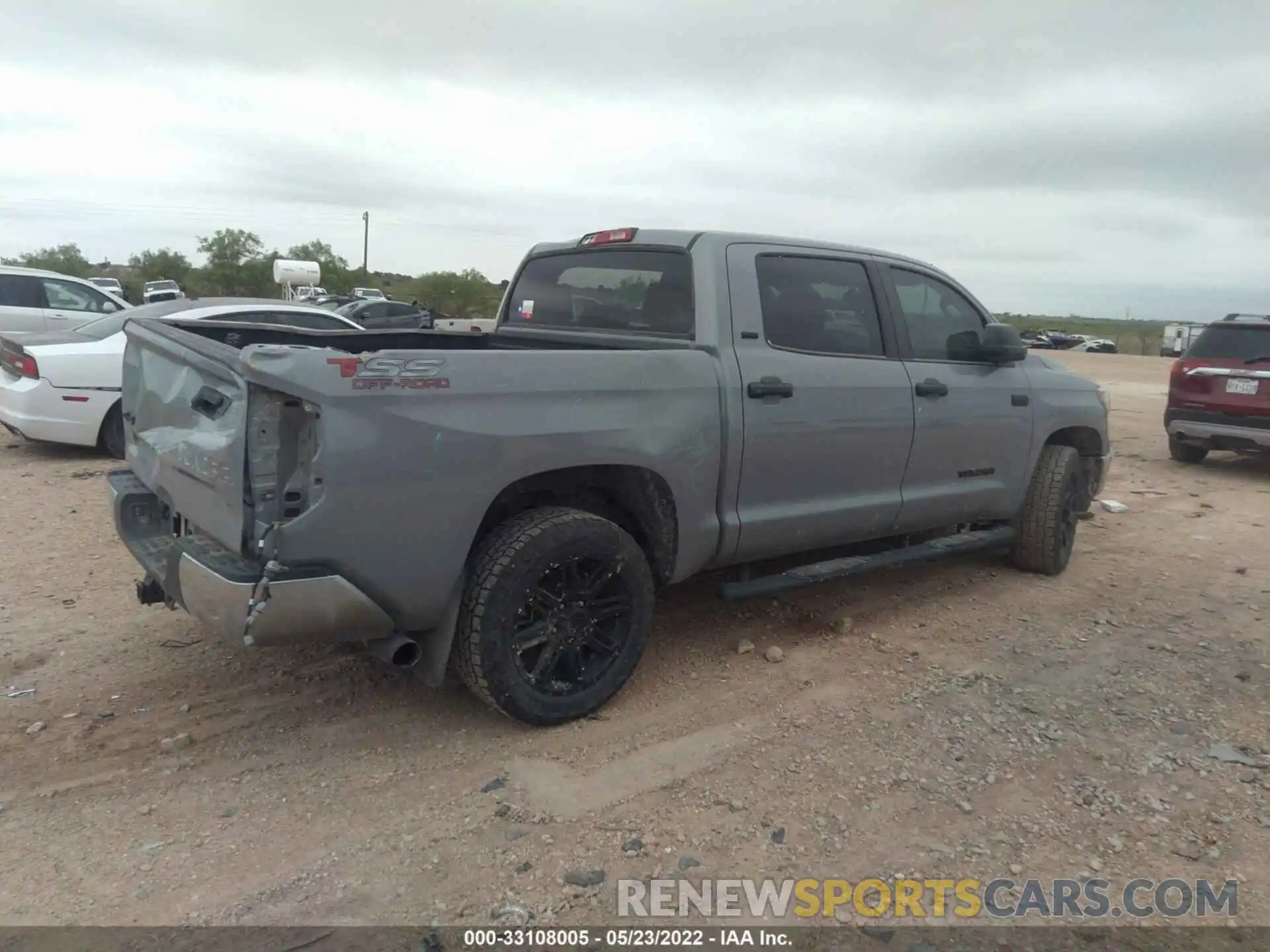 4 Photograph of a damaged car 5TFDY5F15LX937770 TOYOTA TUNDRA 4WD 2020