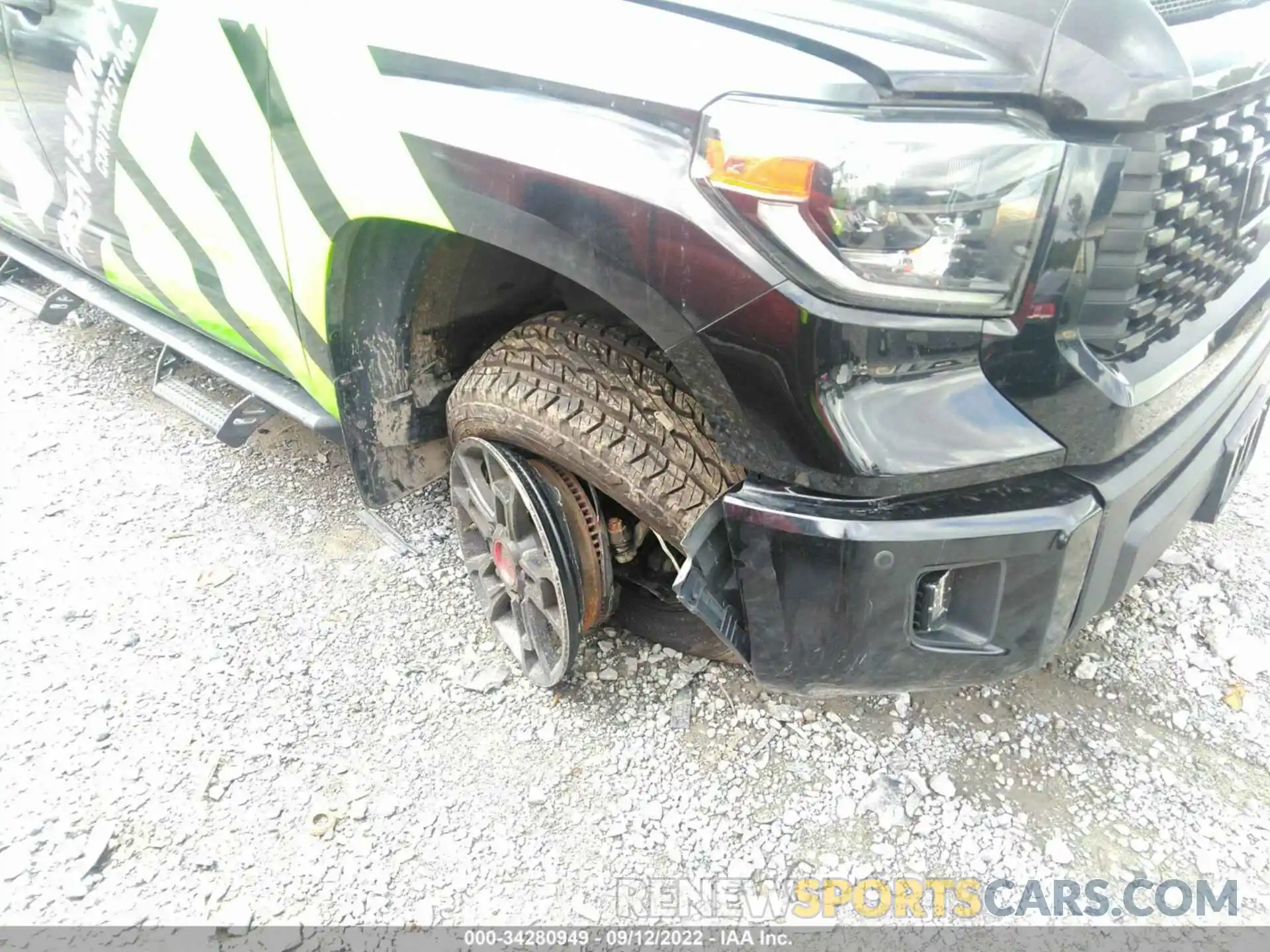 6 Photograph of a damaged car 5TFDY5F16LX889468 TOYOTA TUNDRA 4WD 2020