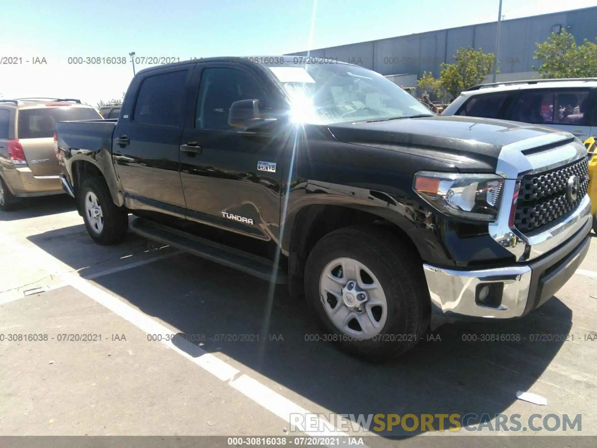 1 Photograph of a damaged car 5TFDY5F16LX904549 TOYOTA TUNDRA 4WD 2020