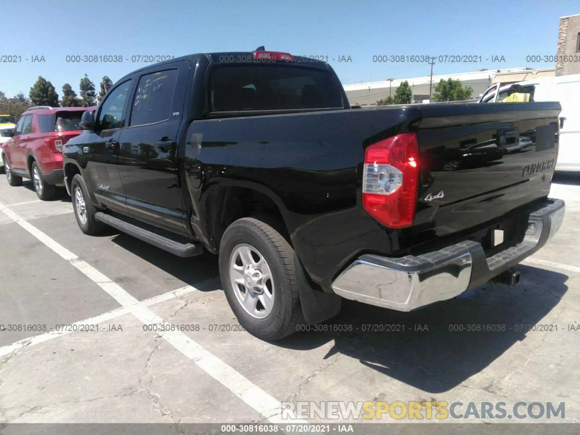 3 Фотография поврежденного автомобиля 5TFDY5F16LX904549 TOYOTA TUNDRA 4WD 2020