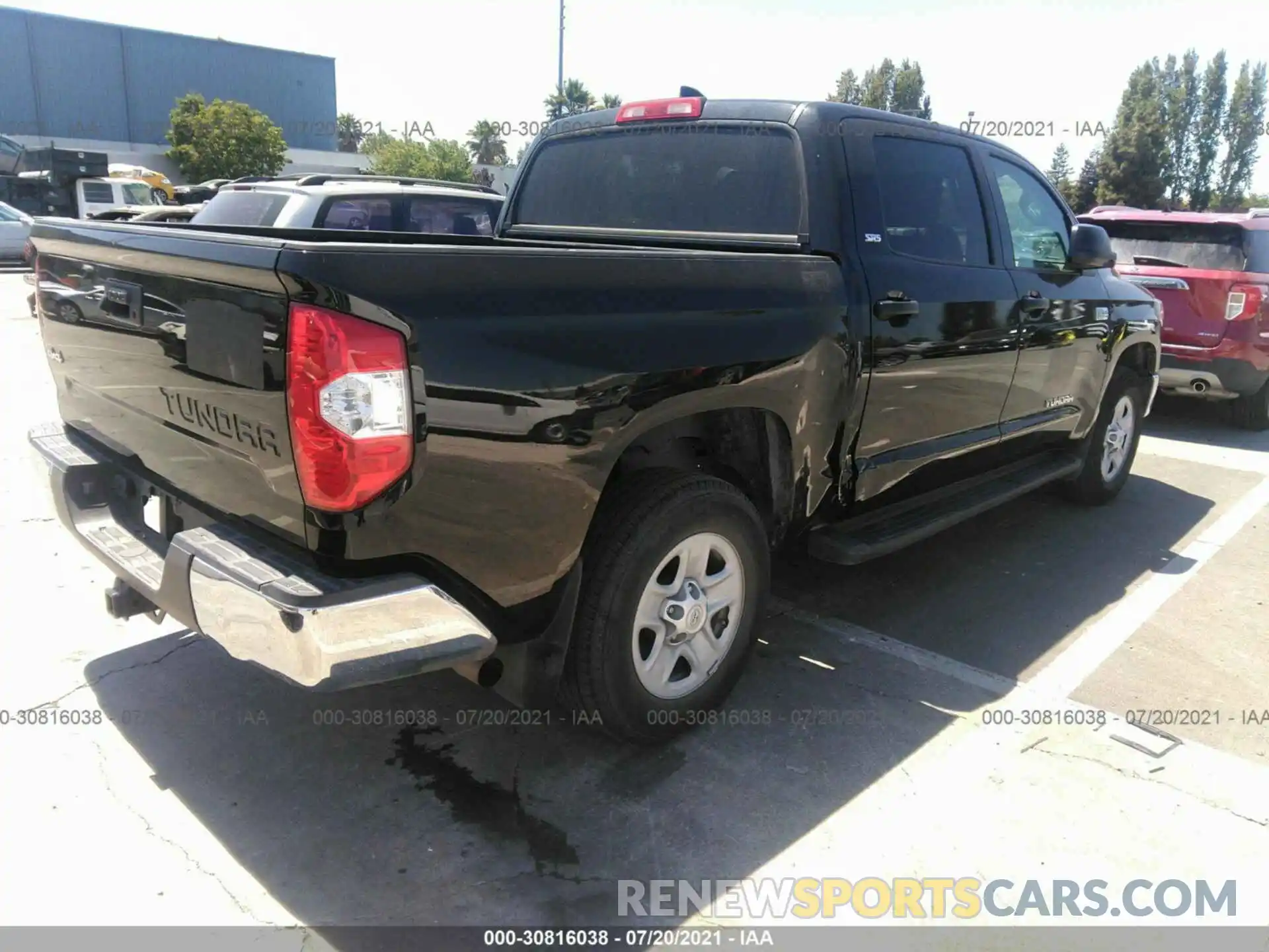 4 Photograph of a damaged car 5TFDY5F16LX904549 TOYOTA TUNDRA 4WD 2020