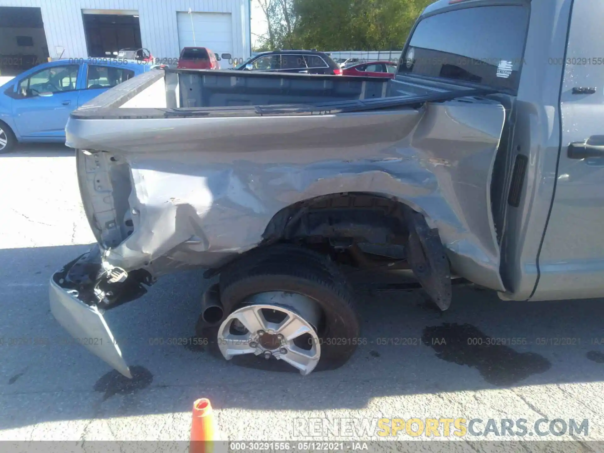 6 Photograph of a damaged car 5TFDY5F16LX930147 TOYOTA TUNDRA 4WD 2020