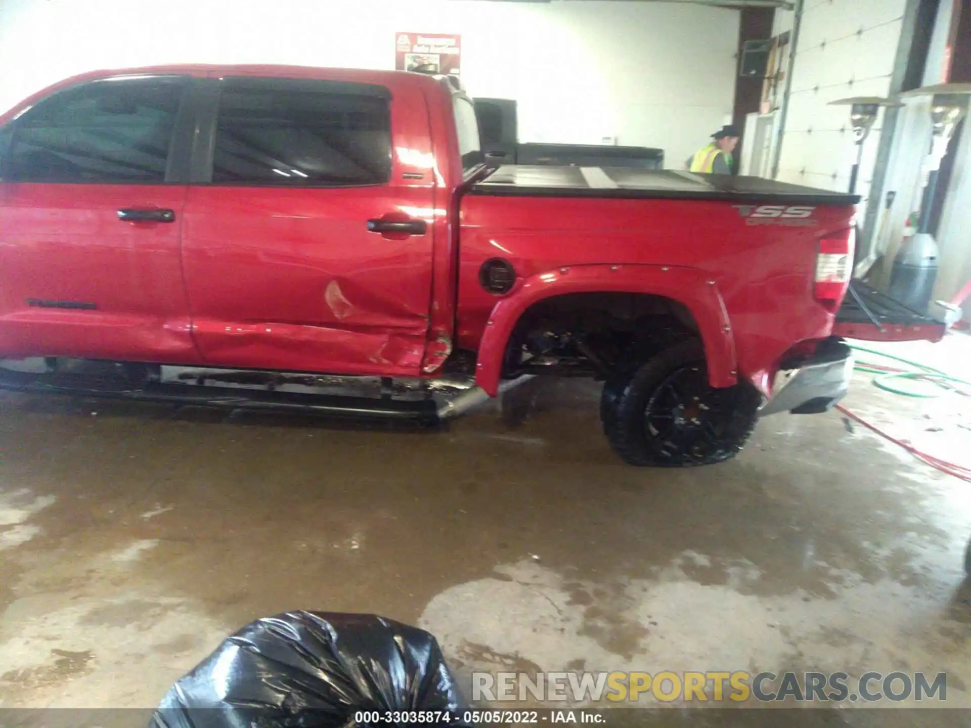 6 Photograph of a damaged car 5TFDY5F16LX933274 TOYOTA TUNDRA 4WD 2020