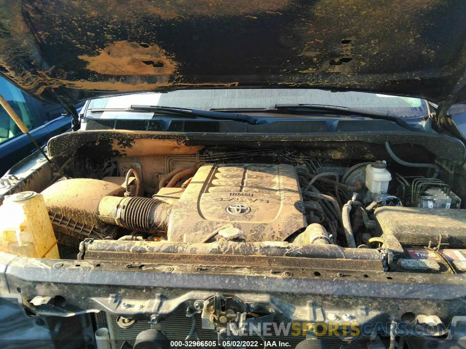 10 Photograph of a damaged car 5TFDY5F17LX884750 TOYOTA TUNDRA 4WD 2020