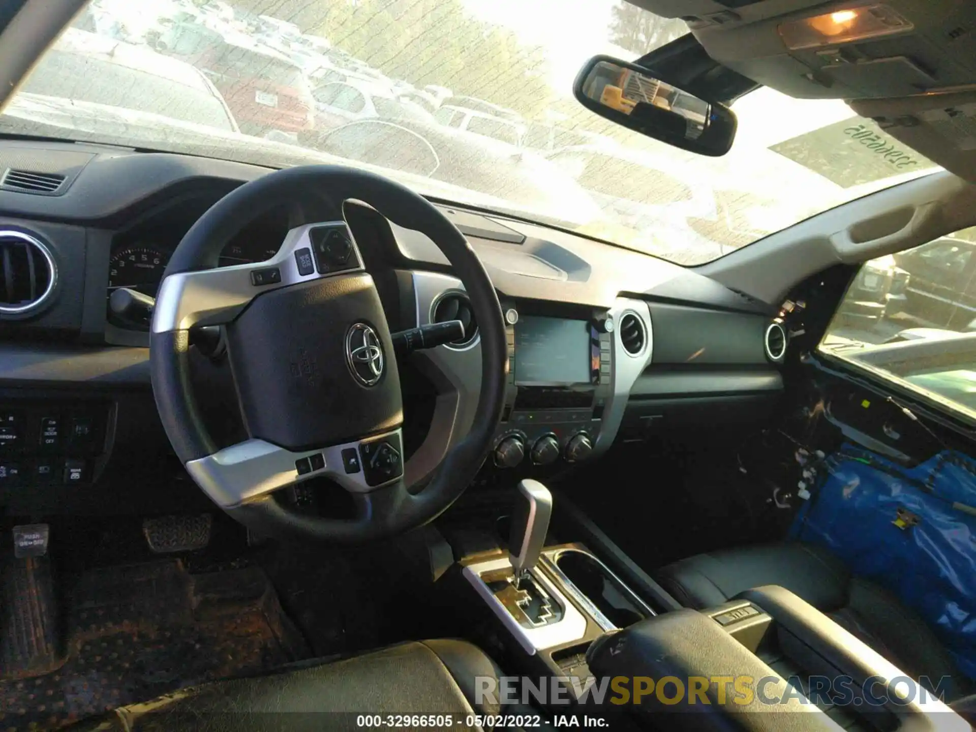 5 Photograph of a damaged car 5TFDY5F17LX884750 TOYOTA TUNDRA 4WD 2020