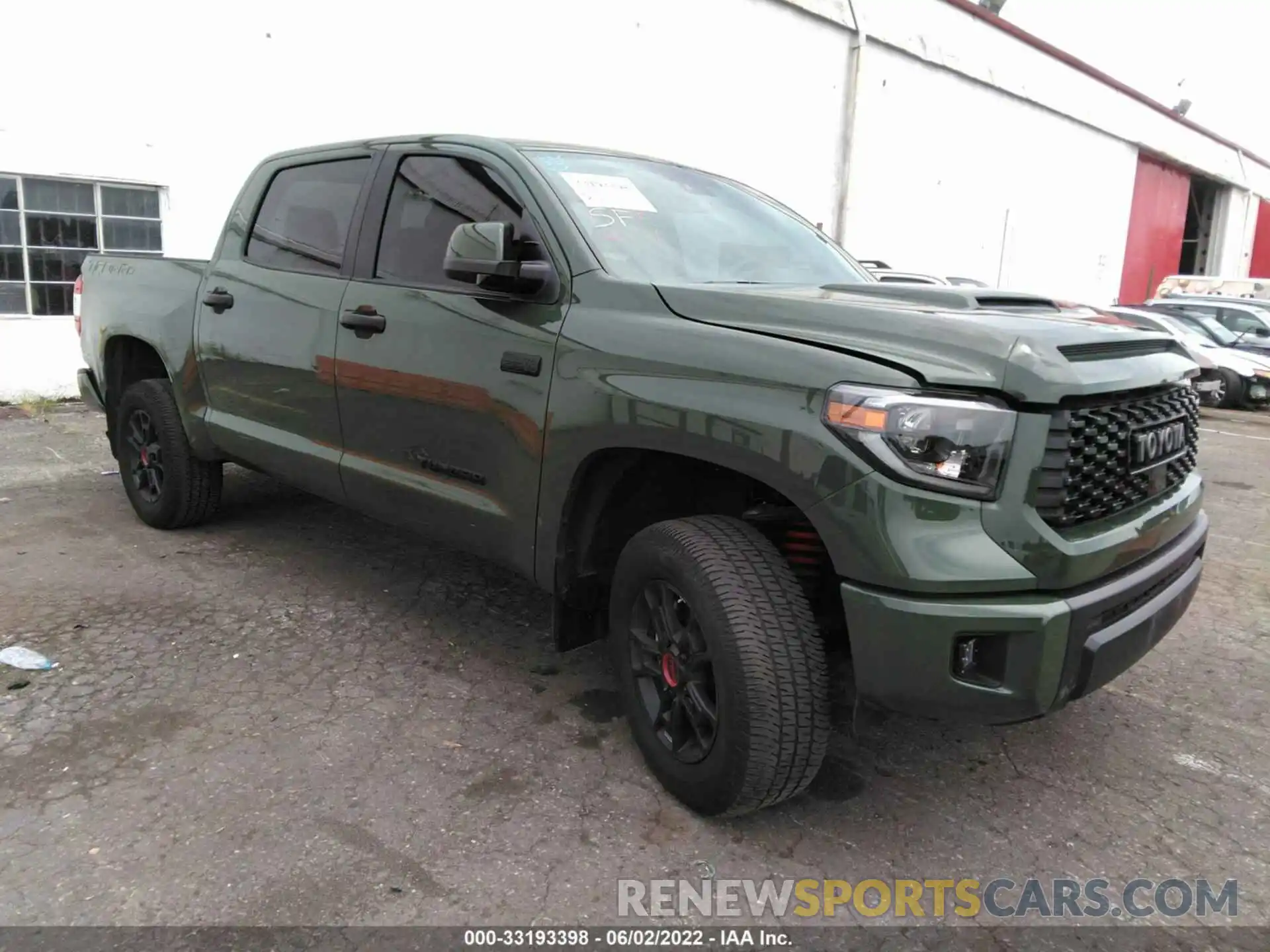 1 Photograph of a damaged car 5TFDY5F17LX915611 TOYOTA TUNDRA 4WD 2020