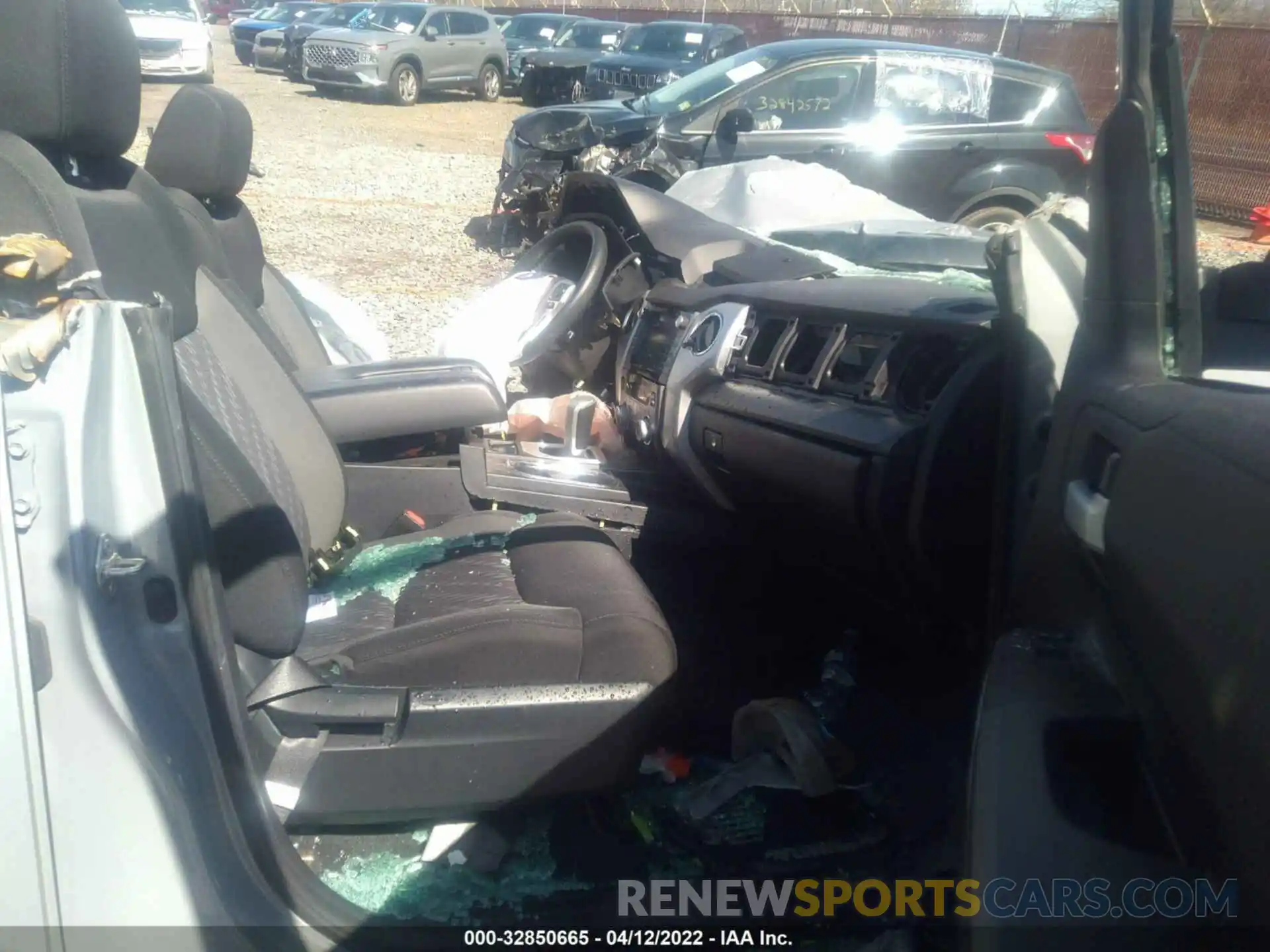 5 Photograph of a damaged car 5TFDY5F18LX902091 TOYOTA TUNDRA 4WD 2020