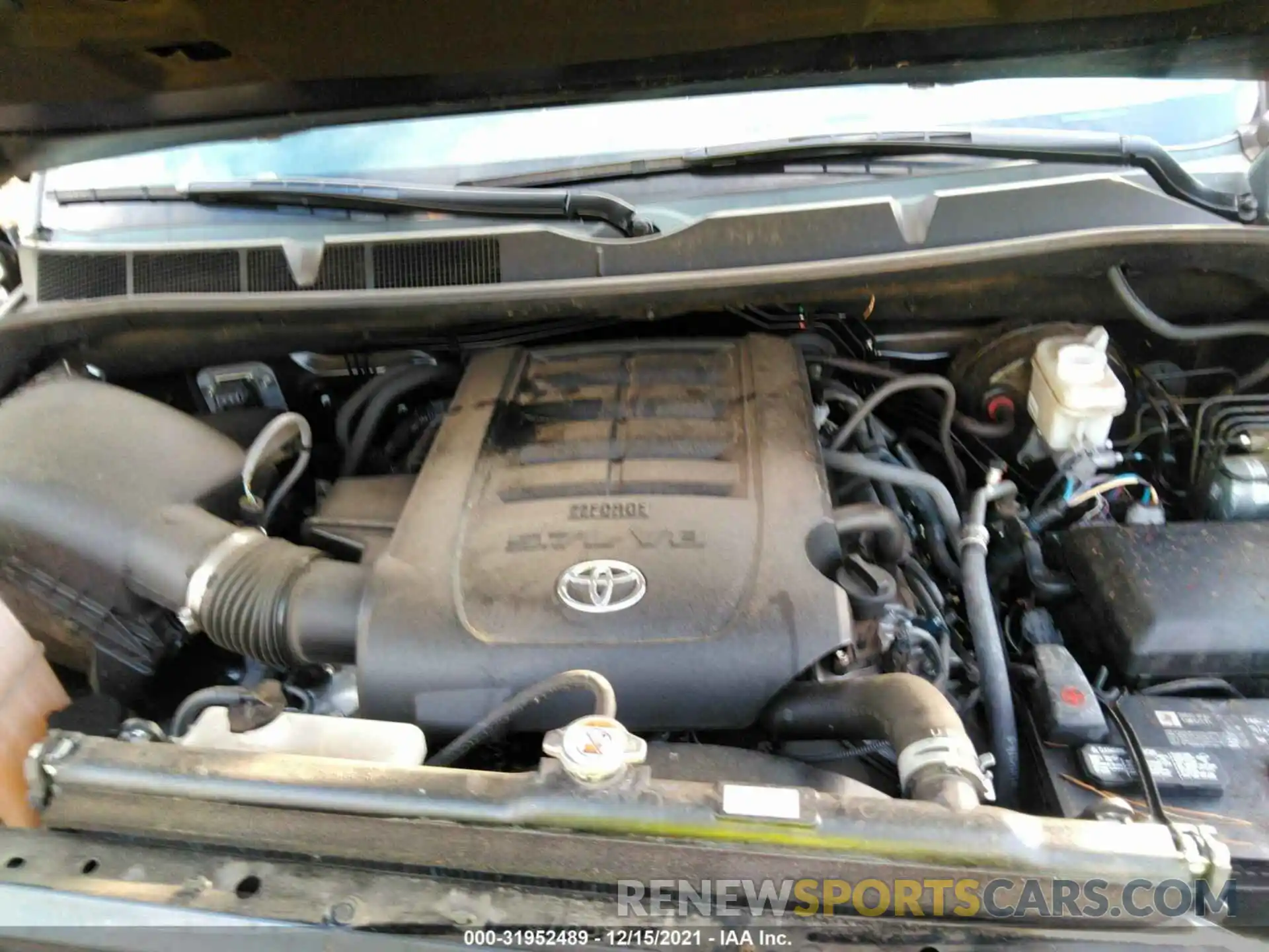 10 Photograph of a damaged car 5TFDY5F18LX905637 TOYOTA TUNDRA 4WD 2020