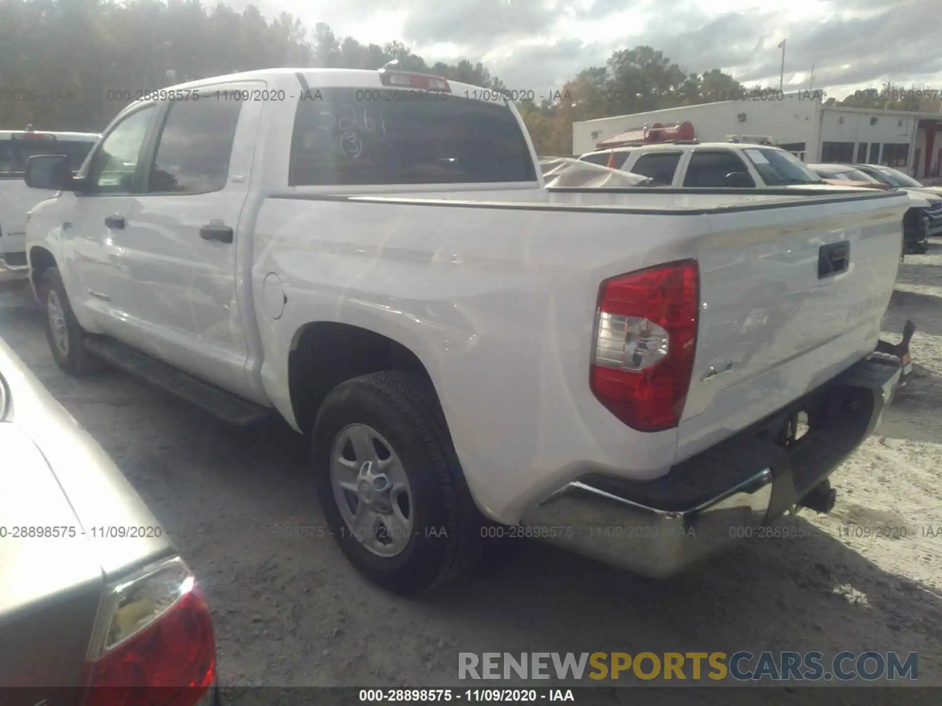 3 Photograph of a damaged car 5TFDY5F18LX933261 TOYOTA TUNDRA 4WD 2020