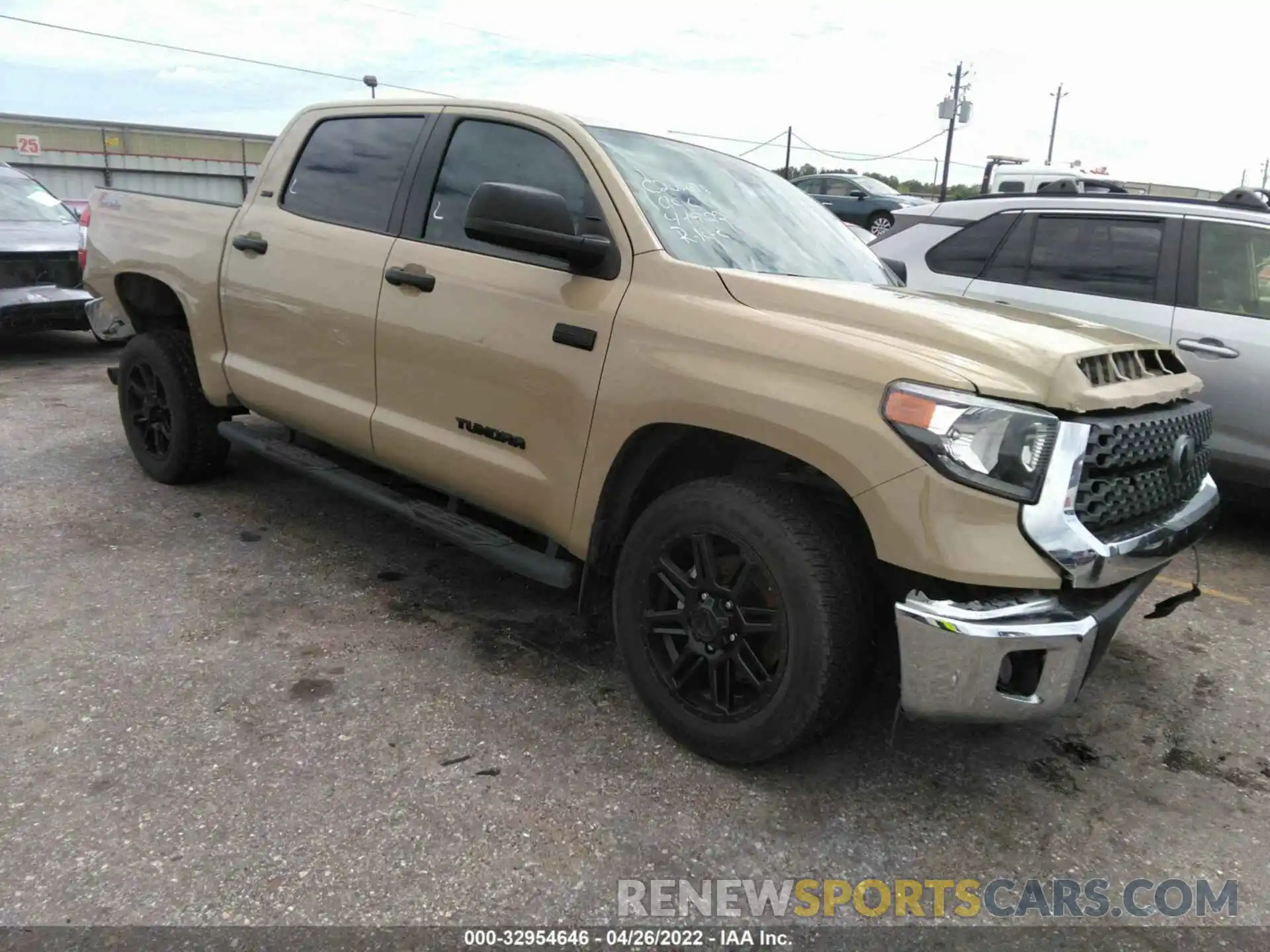 1 Photograph of a damaged car 5TFDY5F18LX935592 TOYOTA TUNDRA 4WD 2020