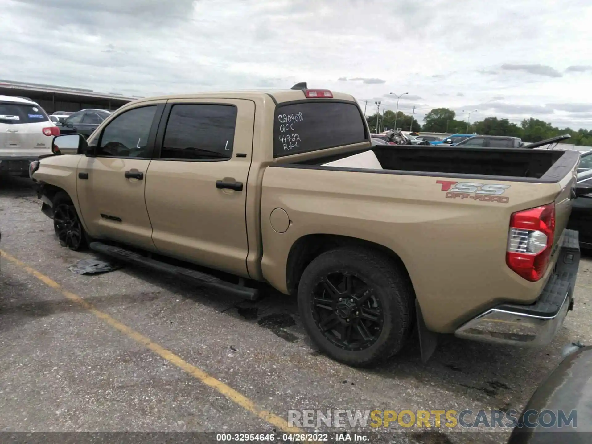 3 Photograph of a damaged car 5TFDY5F18LX935592 TOYOTA TUNDRA 4WD 2020