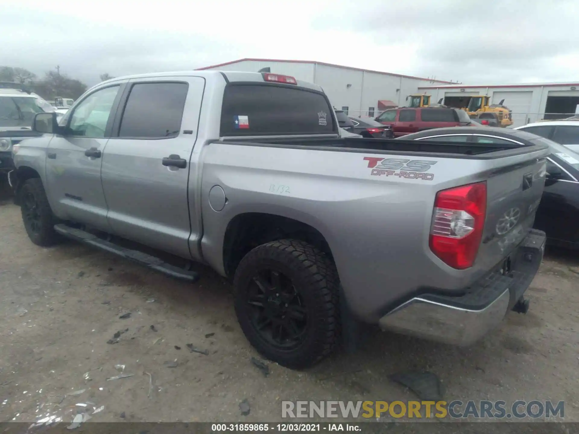 3 Photograph of a damaged car 5TFDY5F18LX952988 TOYOTA TUNDRA 4WD 2020