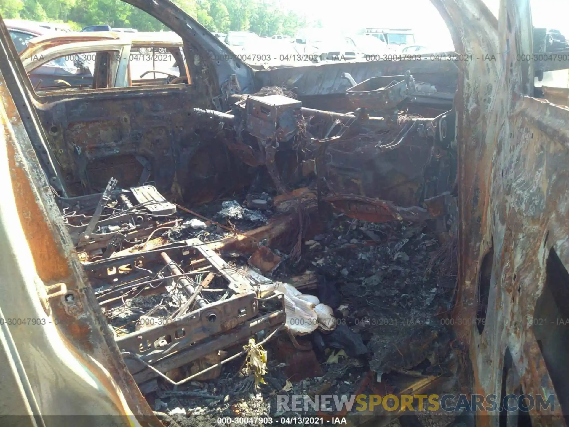 5 Photograph of a damaged car 5TFDY5F19LX899749 TOYOTA TUNDRA 4WD 2020