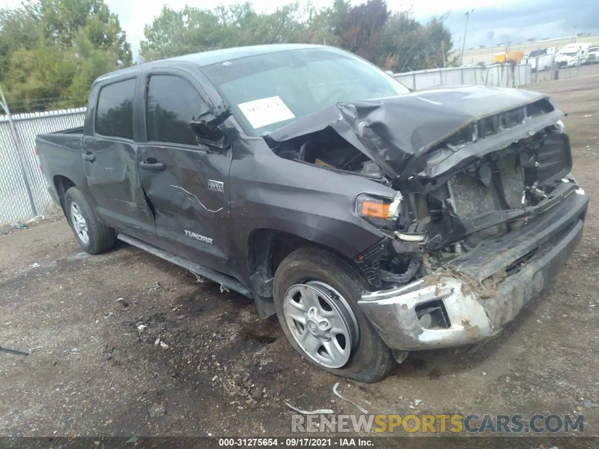 1 Photograph of a damaged car 5TFDY5F19LX905694 TOYOTA TUNDRA 4WD 2020