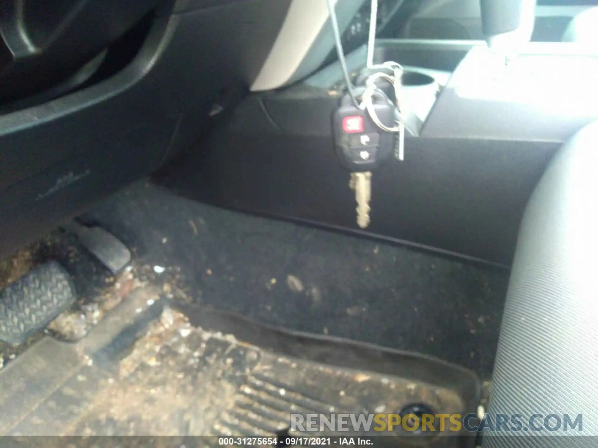 11 Photograph of a damaged car 5TFDY5F19LX905694 TOYOTA TUNDRA 4WD 2020