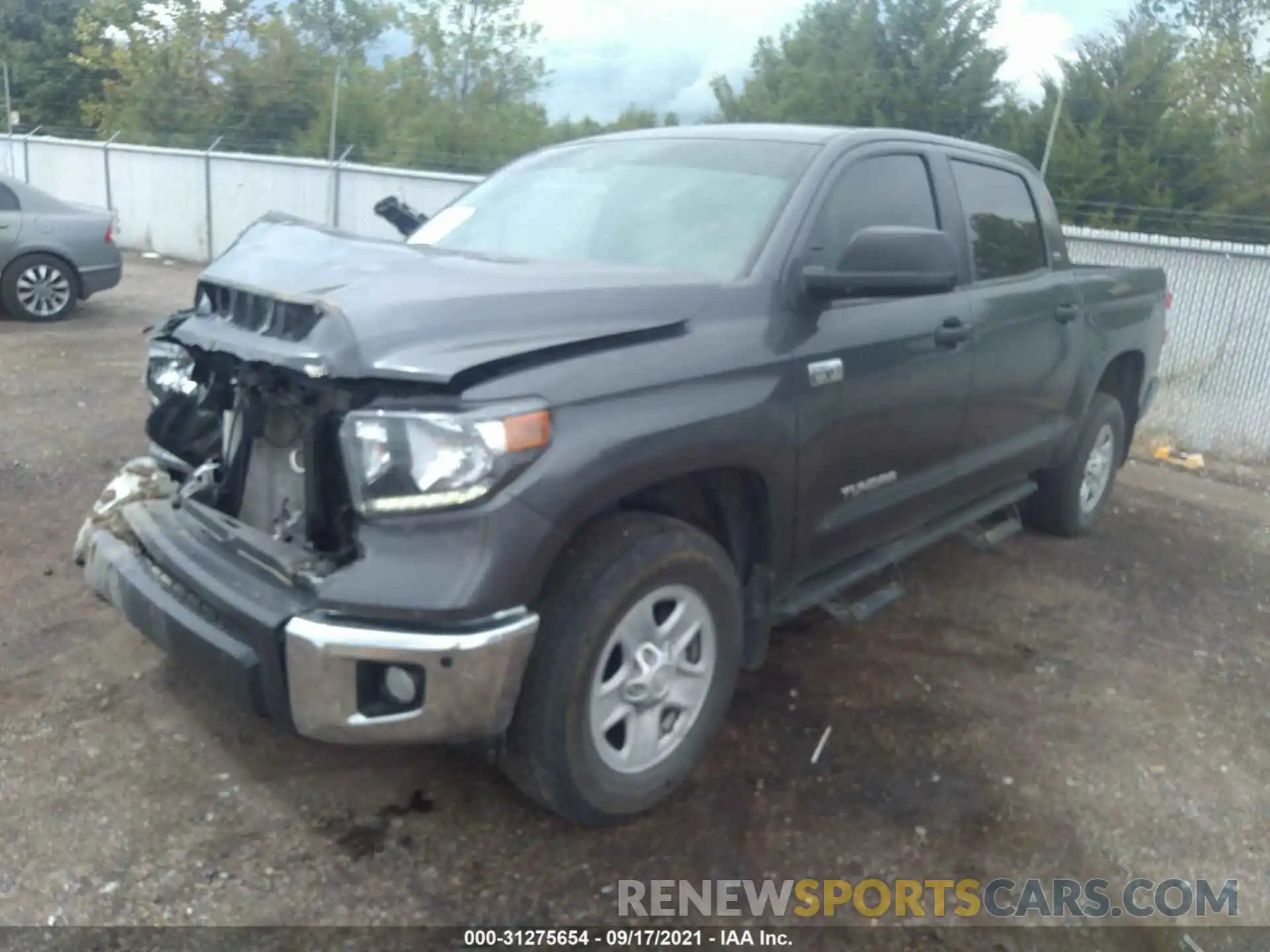 2 Photograph of a damaged car 5TFDY5F19LX905694 TOYOTA TUNDRA 4WD 2020