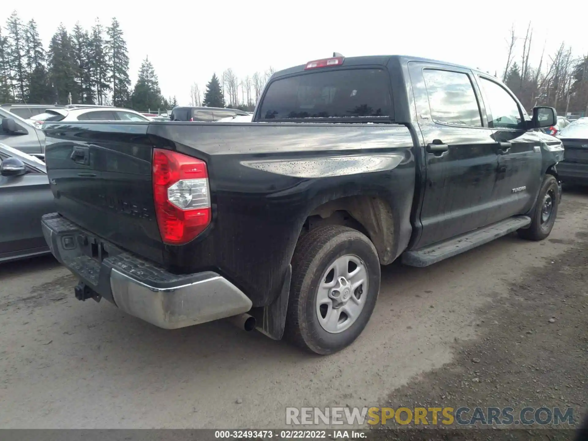 4 Photograph of a damaged car 5TFDY5F19LX924519 TOYOTA TUNDRA 4WD 2020