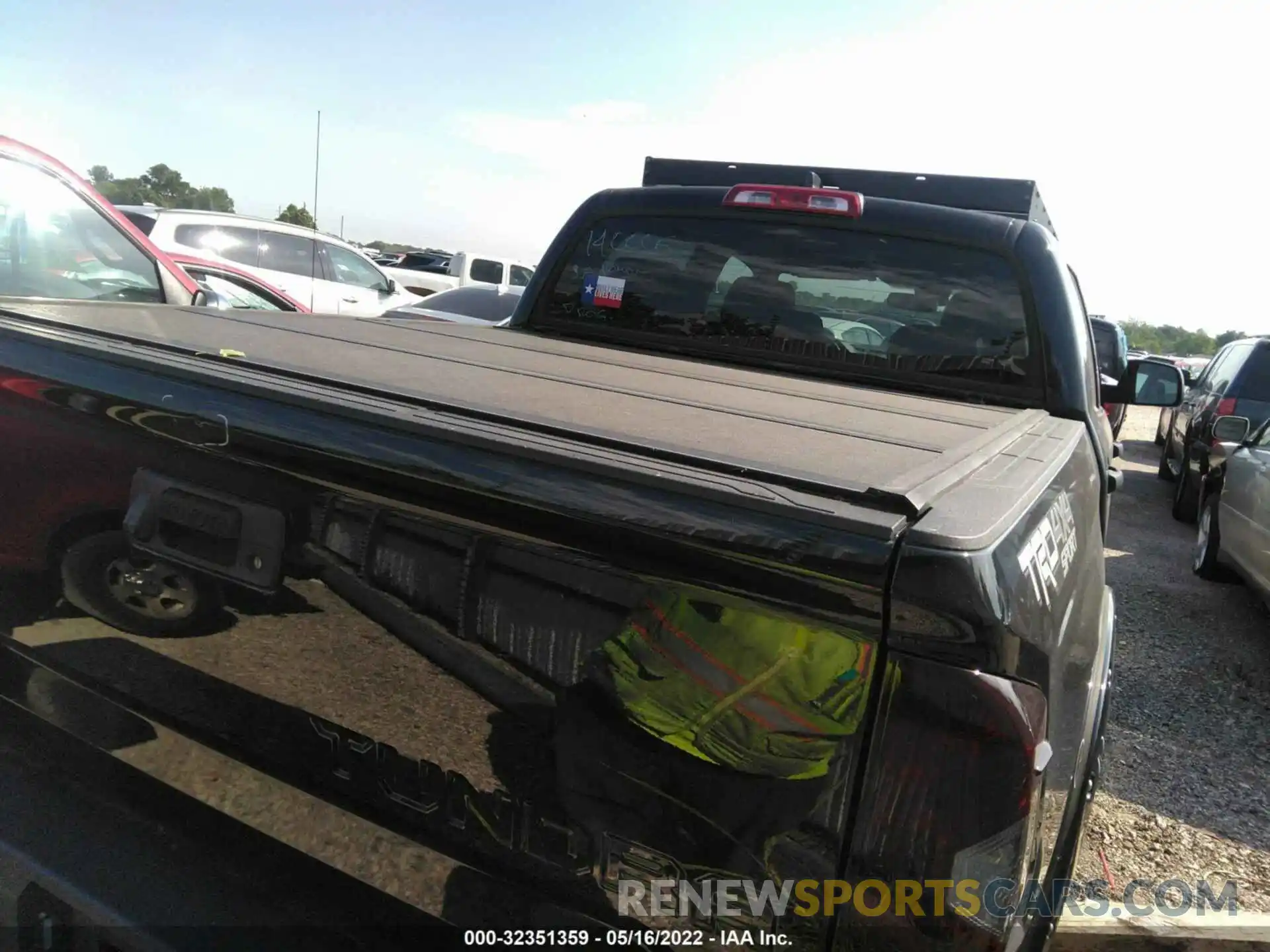 4 Photograph of a damaged car 5TFDY5F19LX933088 TOYOTA TUNDRA 4WD 2020