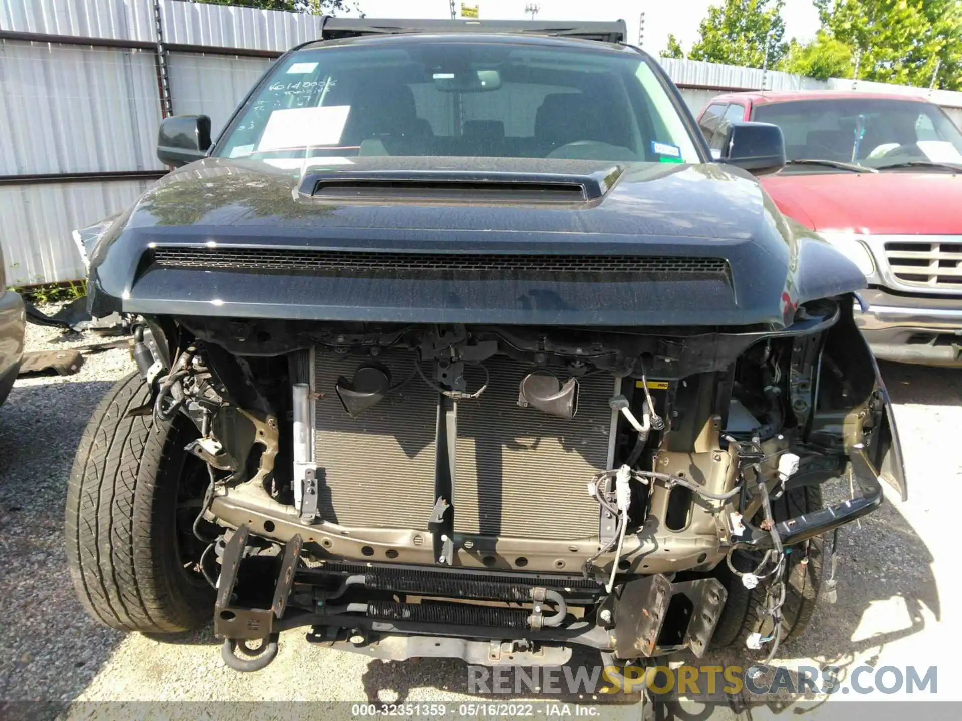 6 Photograph of a damaged car 5TFDY5F19LX933088 TOYOTA TUNDRA 4WD 2020