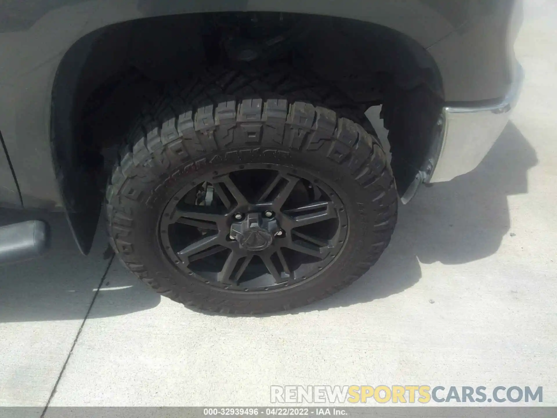 15 Photograph of a damaged car 5TFDY5F19LX942731 TOYOTA TUNDRA 4WD 2020