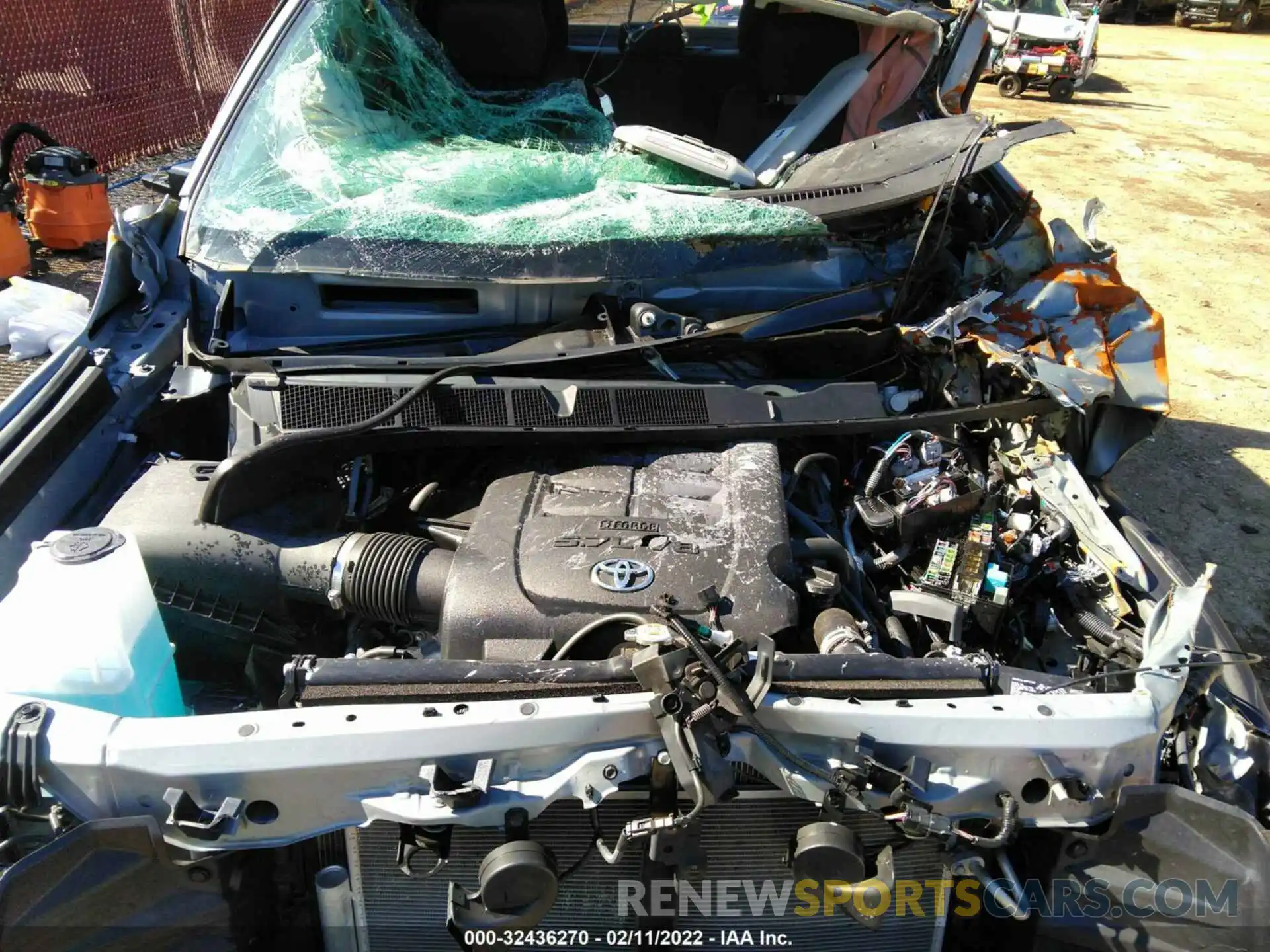 10 Photograph of a damaged car 5TFDY5F1XLX878098 TOYOTA TUNDRA 4WD 2020