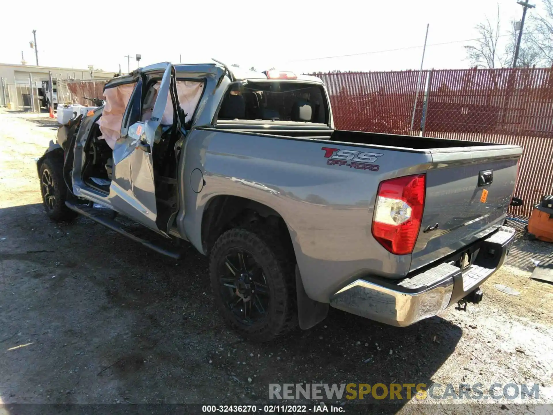 3 Photograph of a damaged car 5TFDY5F1XLX878098 TOYOTA TUNDRA 4WD 2020