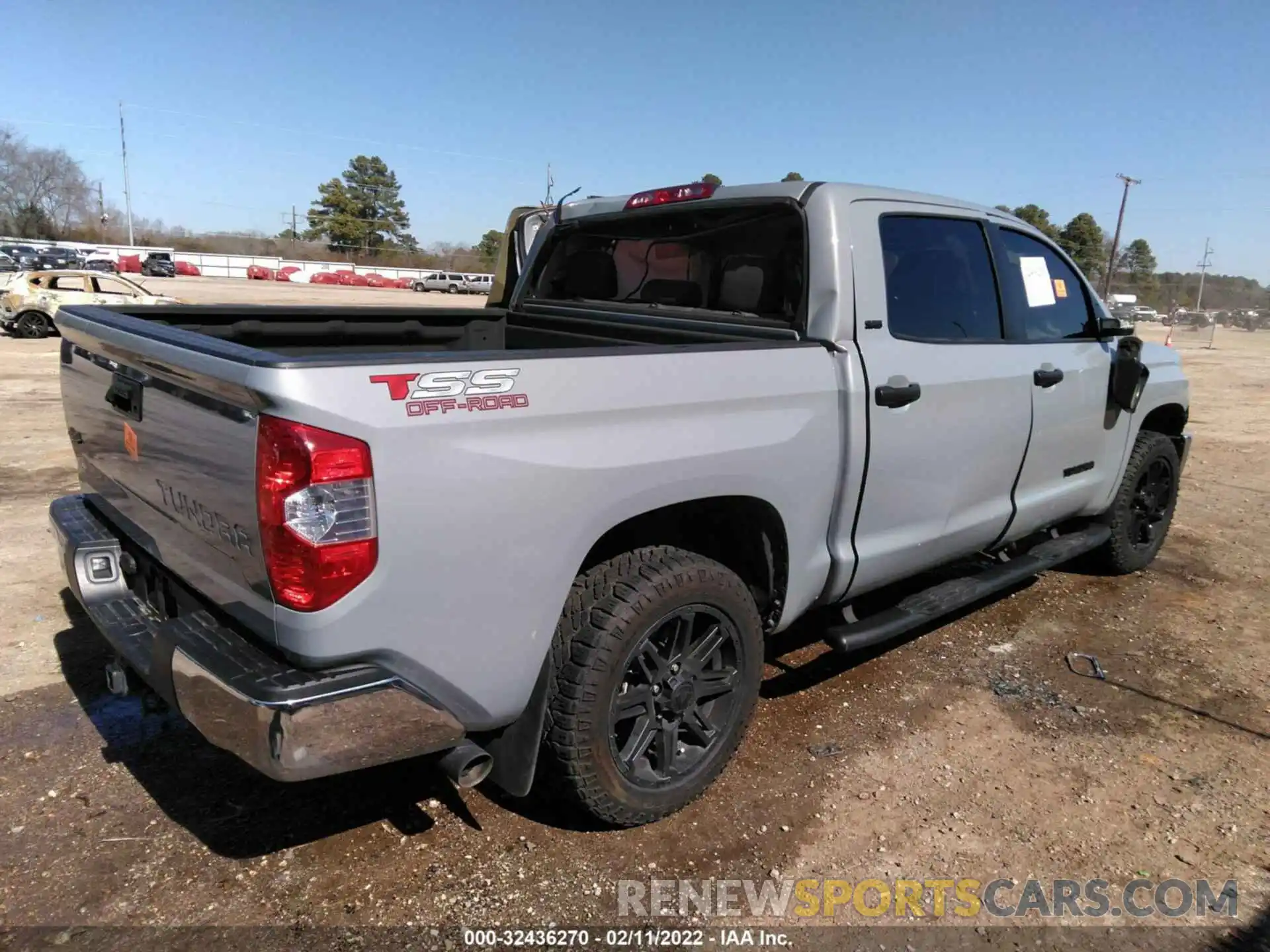 4 Photograph of a damaged car 5TFDY5F1XLX878098 TOYOTA TUNDRA 4WD 2020