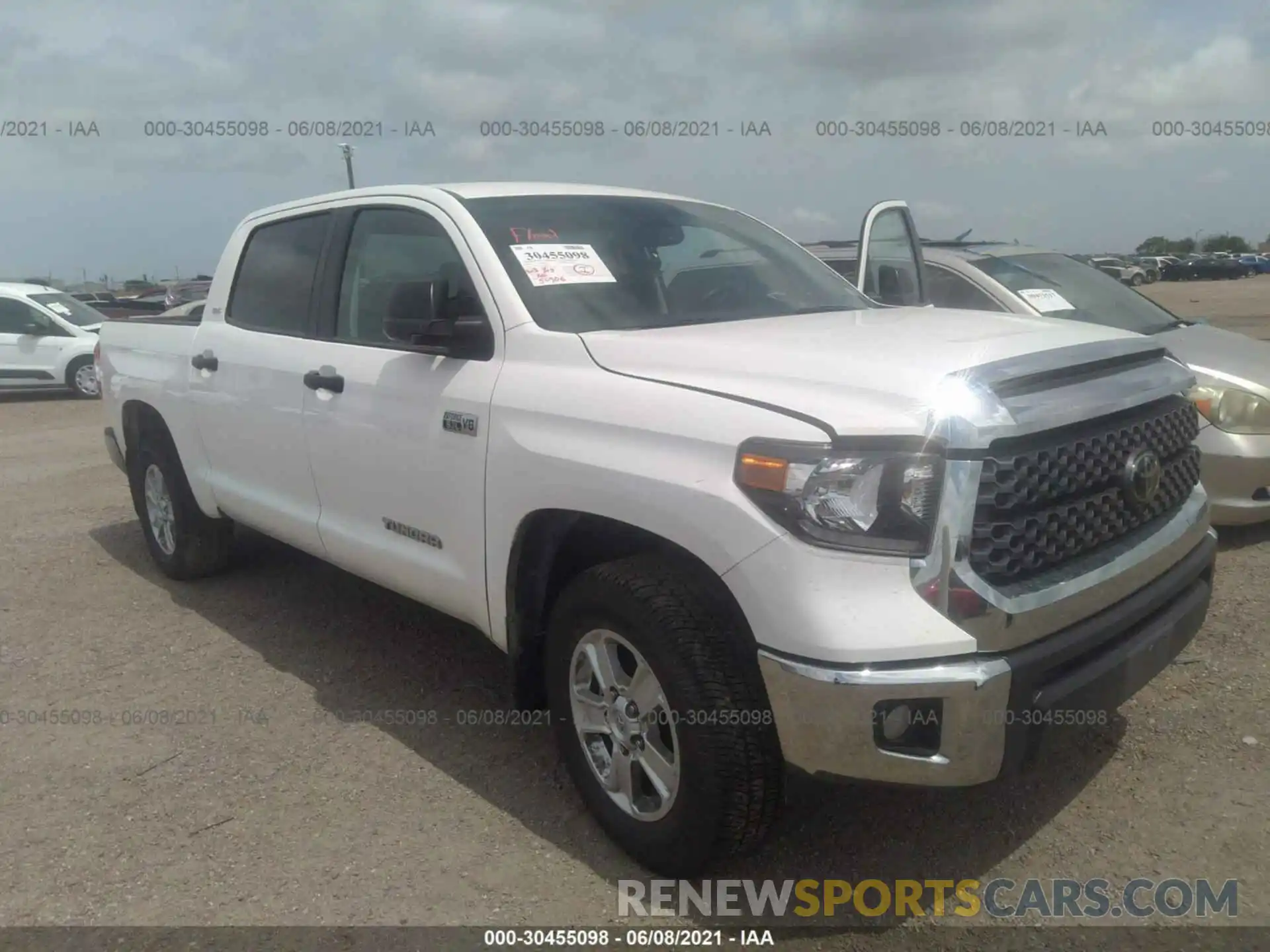 1 Photograph of a damaged car 5TFDY5F1XLX888839 TOYOTA TUNDRA 4WD 2020