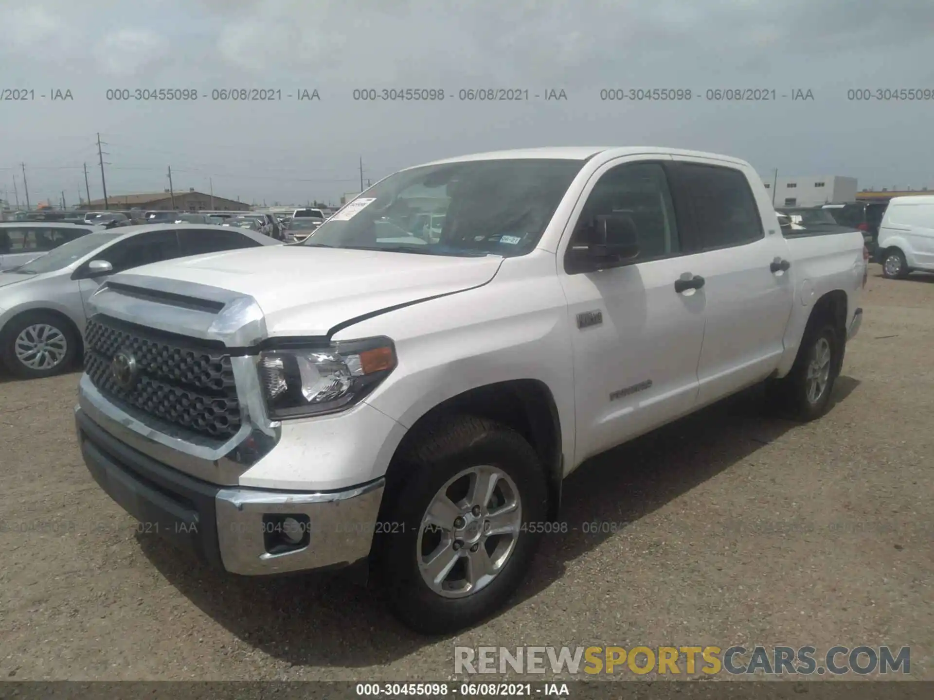 2 Photograph of a damaged car 5TFDY5F1XLX888839 TOYOTA TUNDRA 4WD 2020