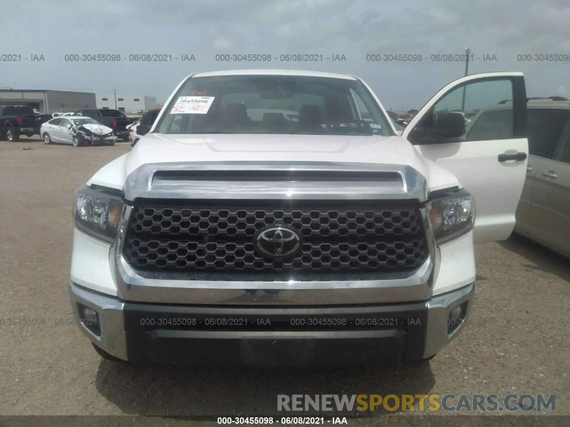 6 Photograph of a damaged car 5TFDY5F1XLX888839 TOYOTA TUNDRA 4WD 2020