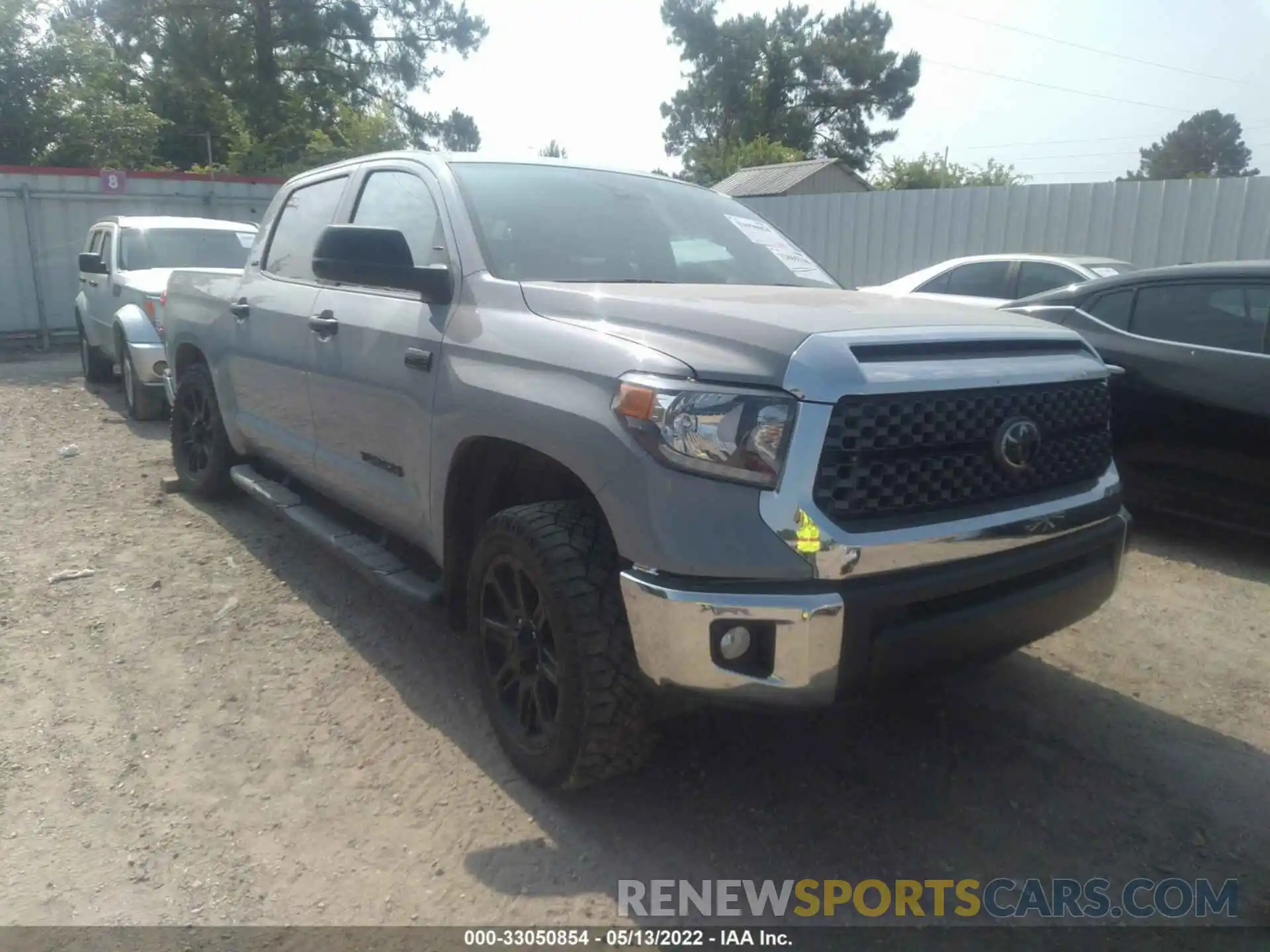 1 Photograph of a damaged car 5TFDY5F1XLX898688 TOYOTA TUNDRA 4WD 2020