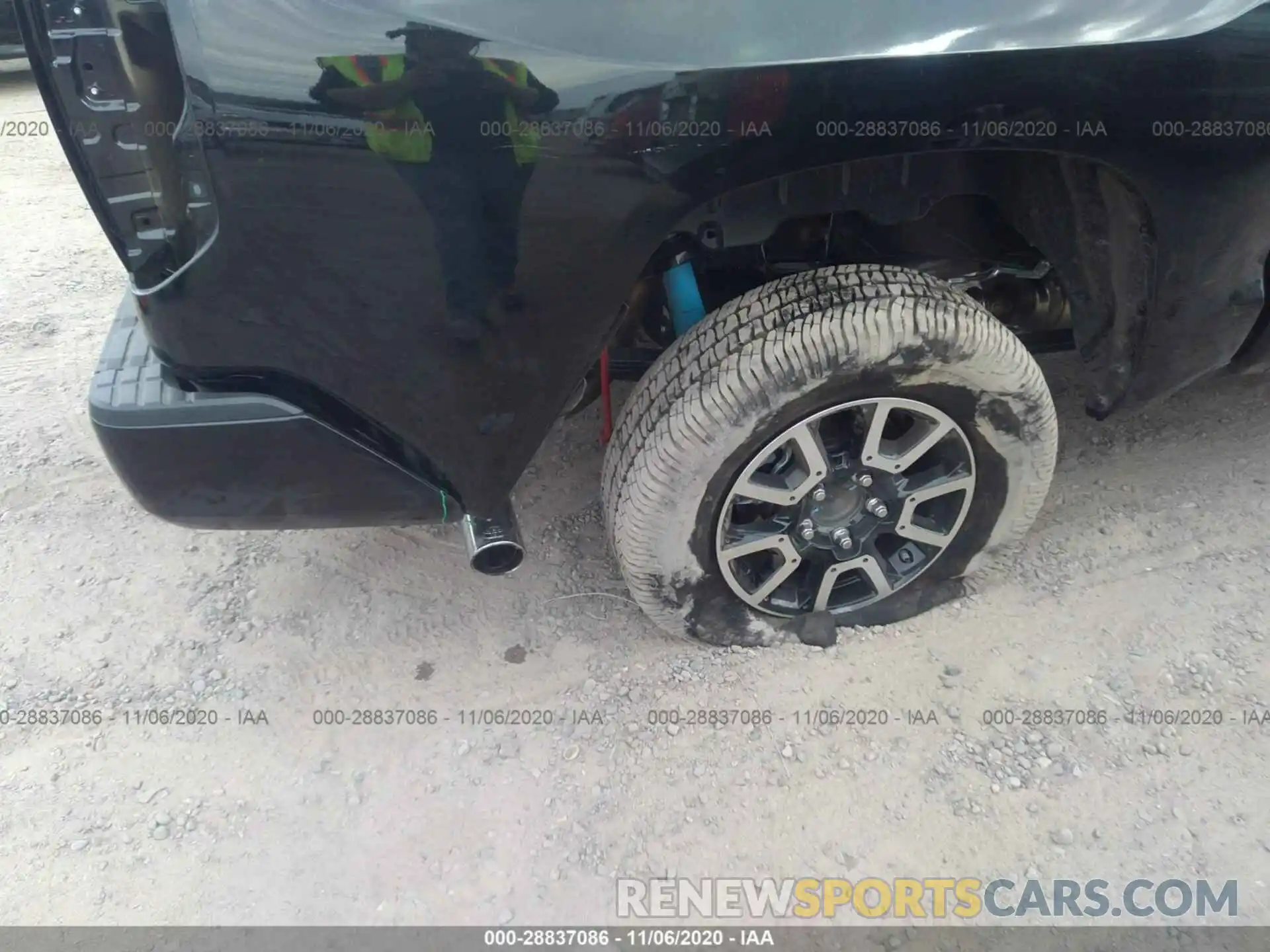 6 Photograph of a damaged car 5TFHY5F10LX955952 TOYOTA TUNDRA 4WD 2020